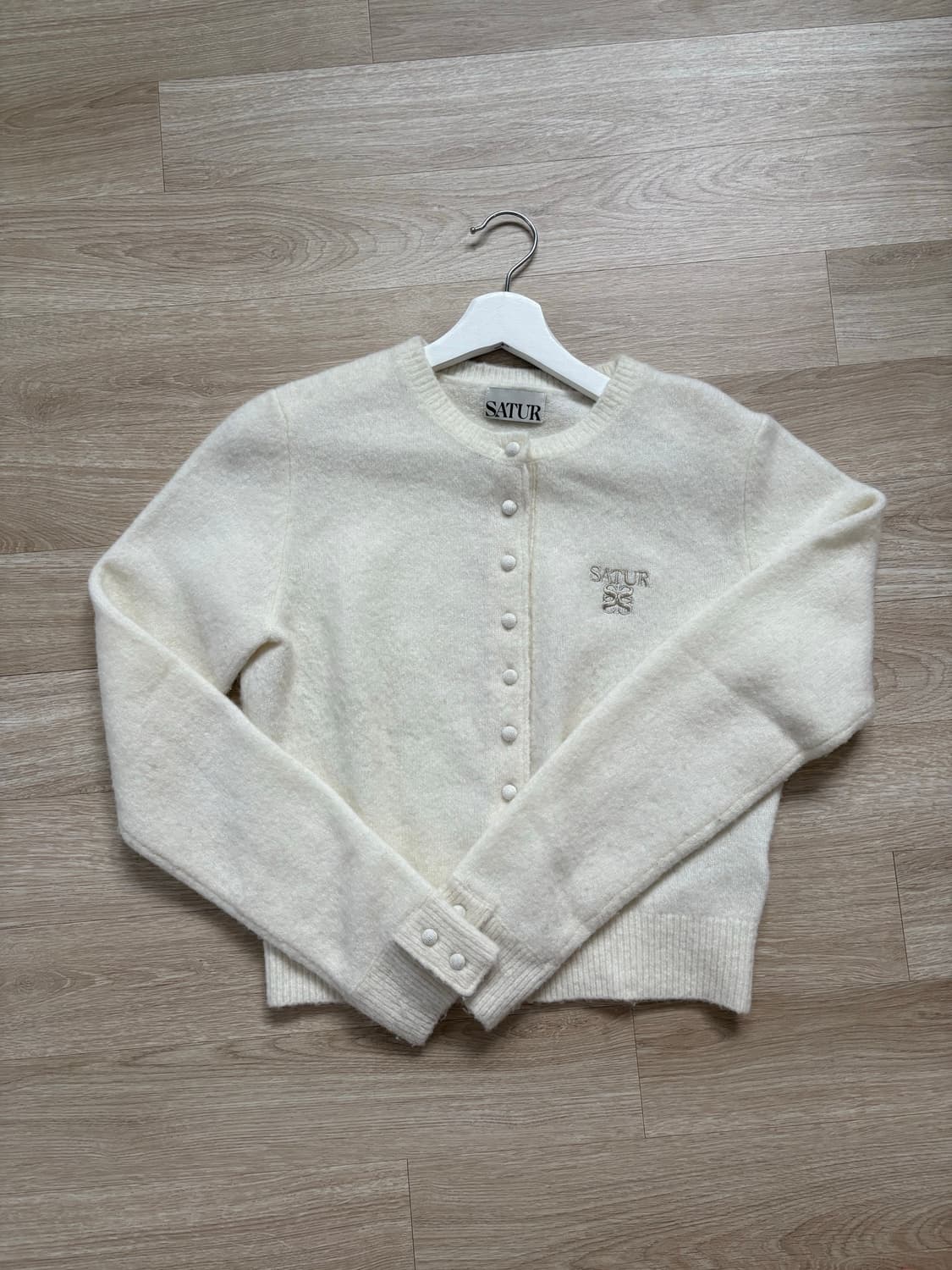 세터 아이보리 가디건 상품이미지1