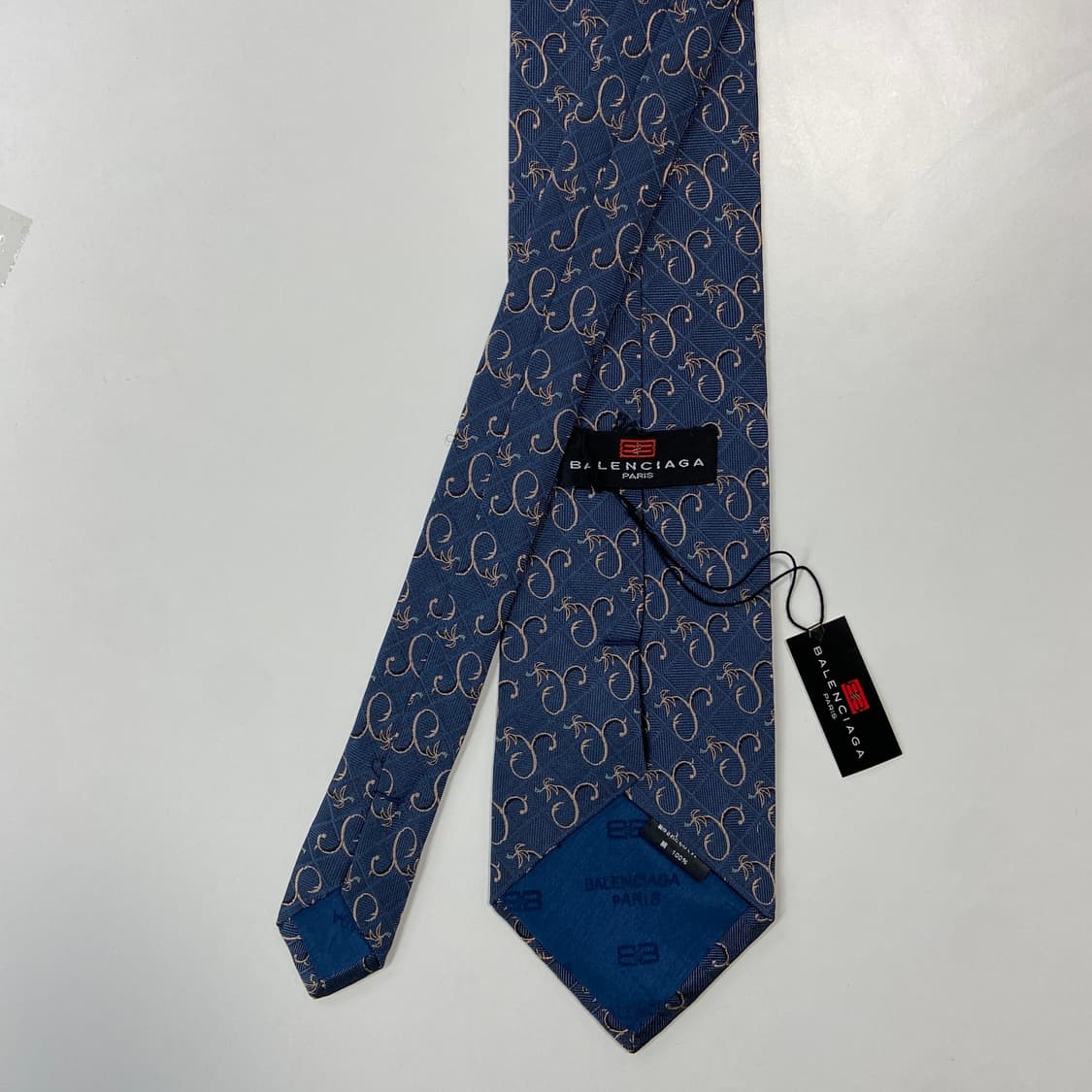 택달린 미사용품 BALENCIAGA 발렌시아가 정품 명품 넥타이 상품이미지2