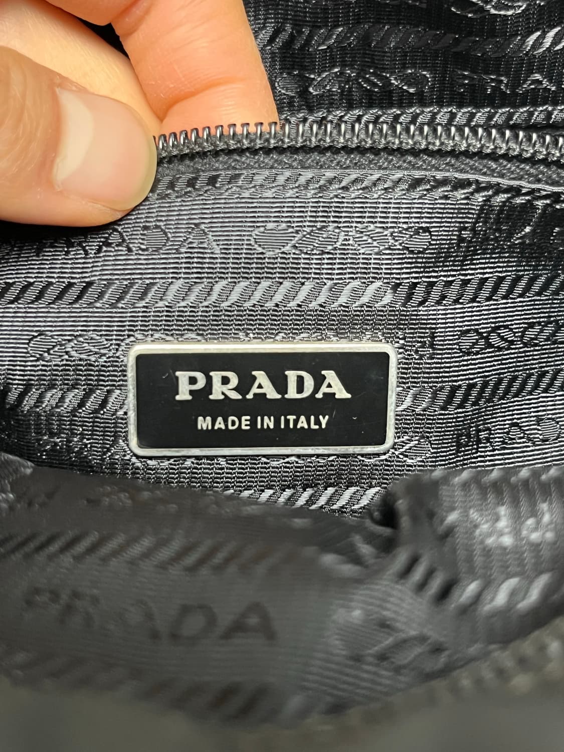 프라다 블랙 나일론 크로스백 상품이미지4