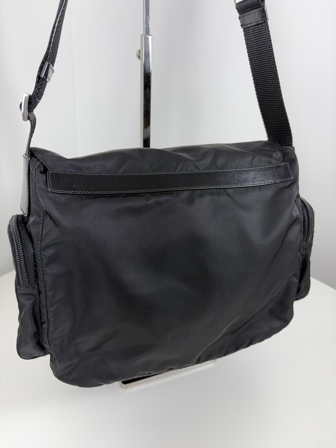 프라다 나일론 사이드포켓 메신저백 상품이미지4