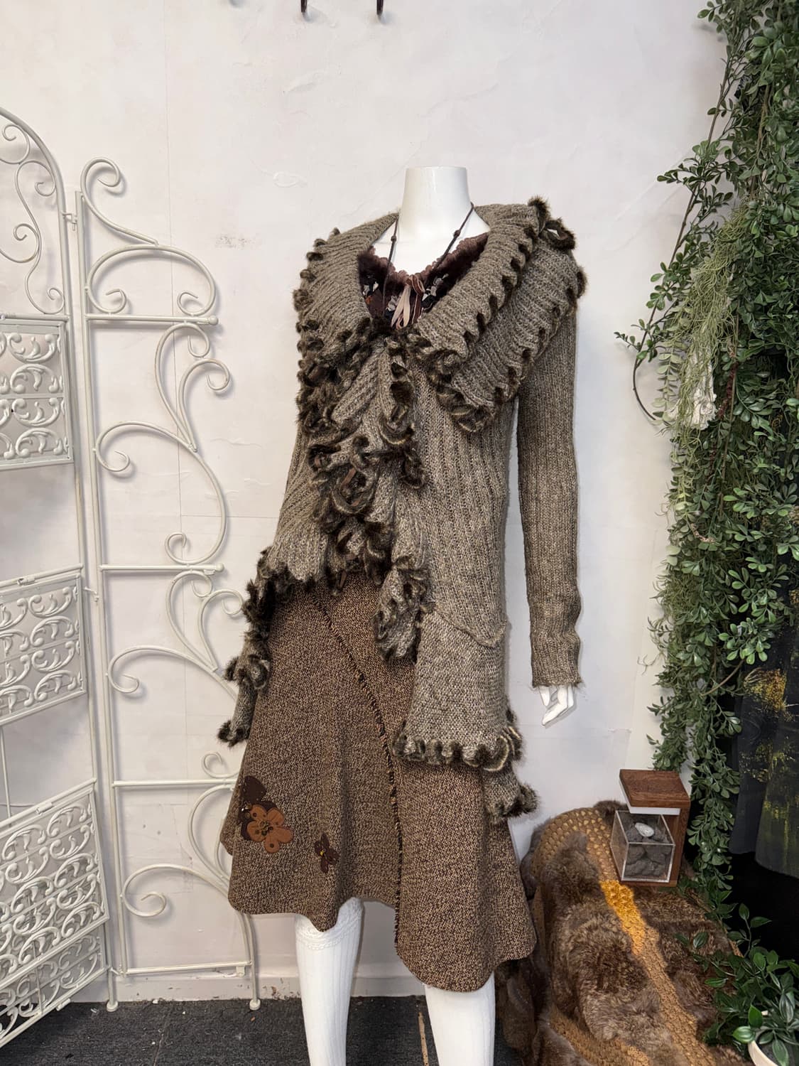 Ash brown rabbit fur trimming ruffle cd 상품이미지4