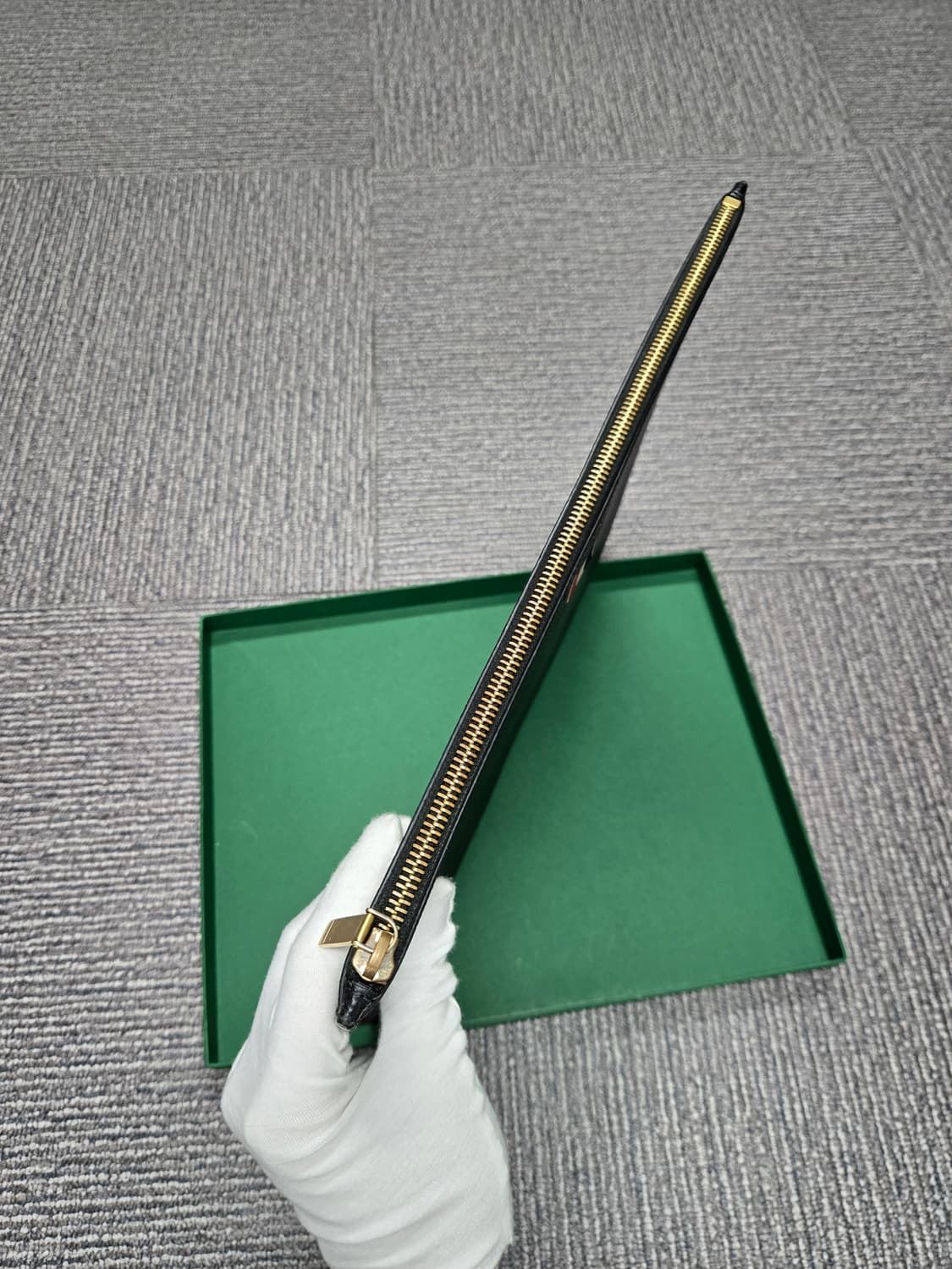 [특가][정품]톰브라운 클러치백 라지 상품이미지5