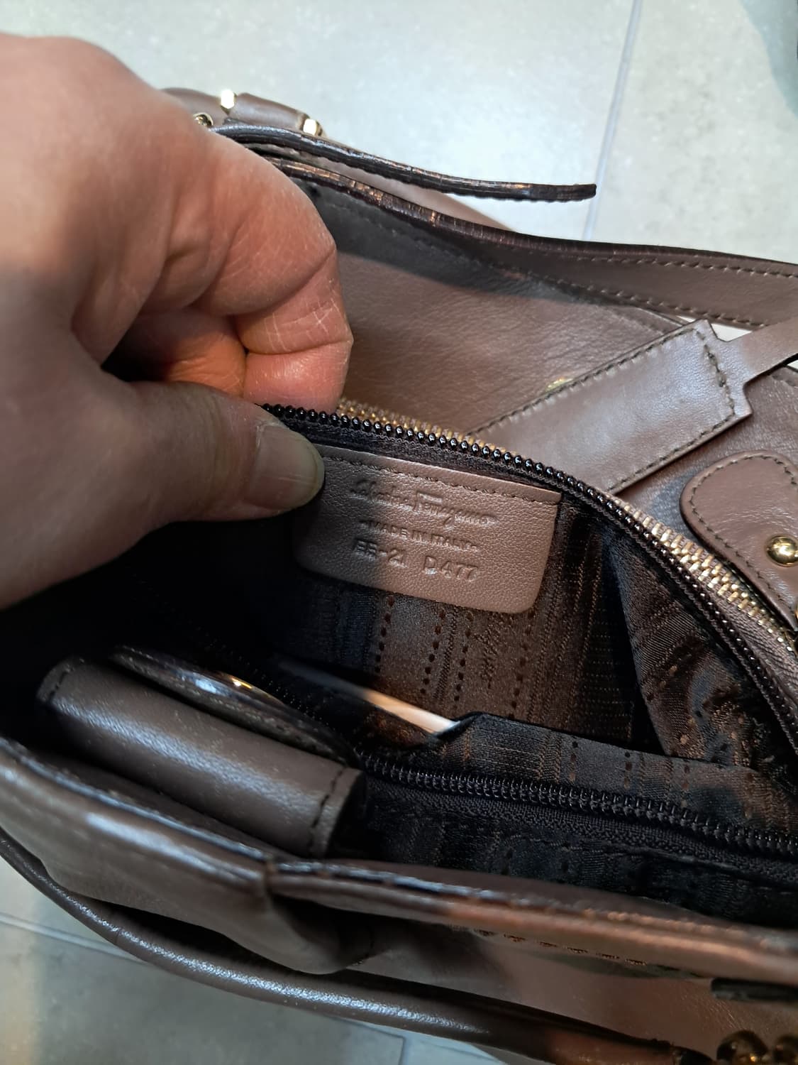 페라가모 가죽 숄더백(정품) 상품이미지7