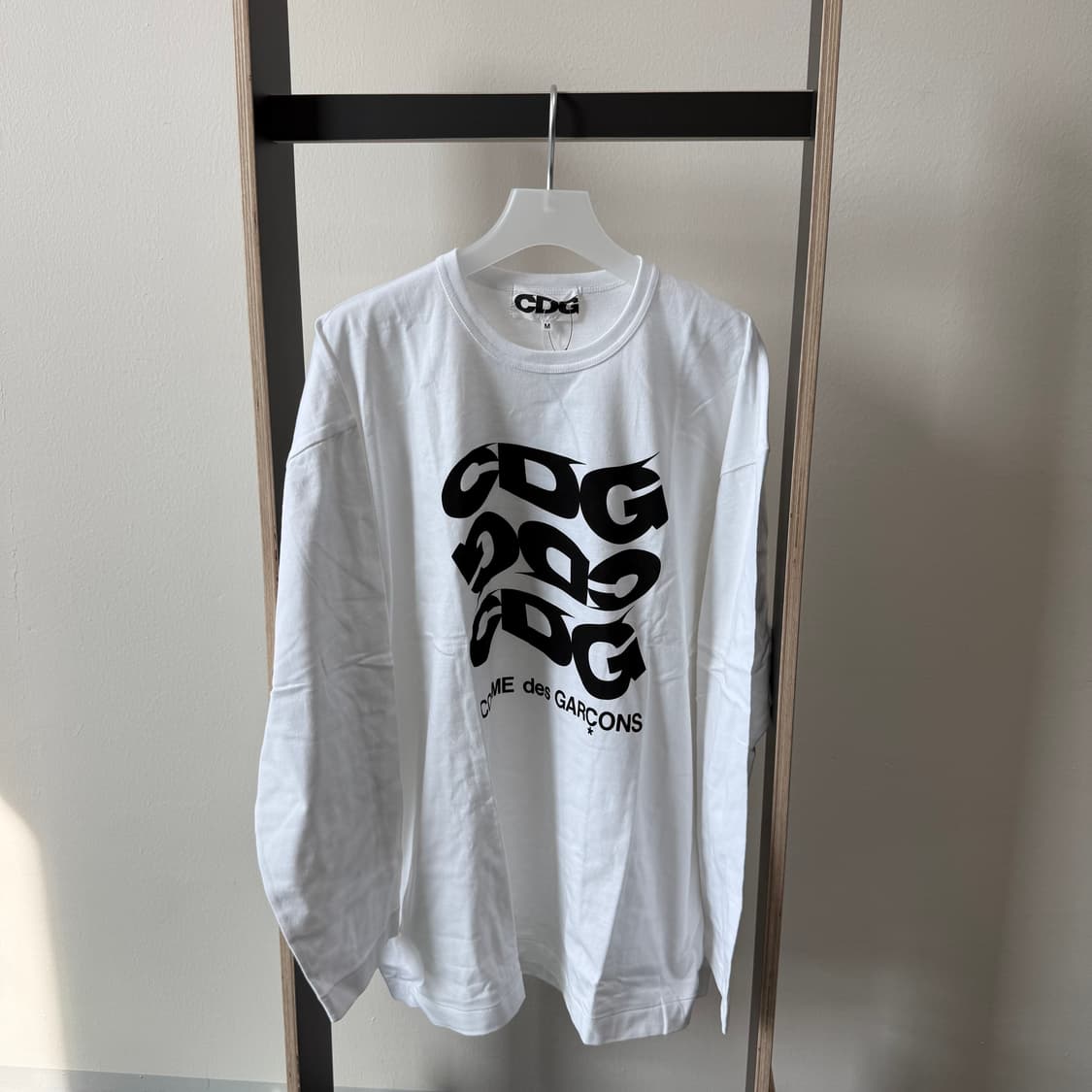 꼼데가르송 CDG WAVY 로고 오버핏 롱슬리브 2컬러 상품이미지2