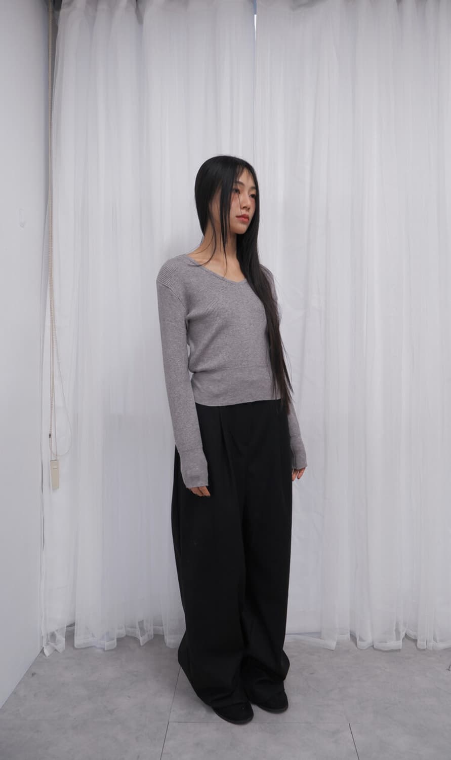 비센사이 비삼샵 브이넥 니트 블랙 상품이미지1