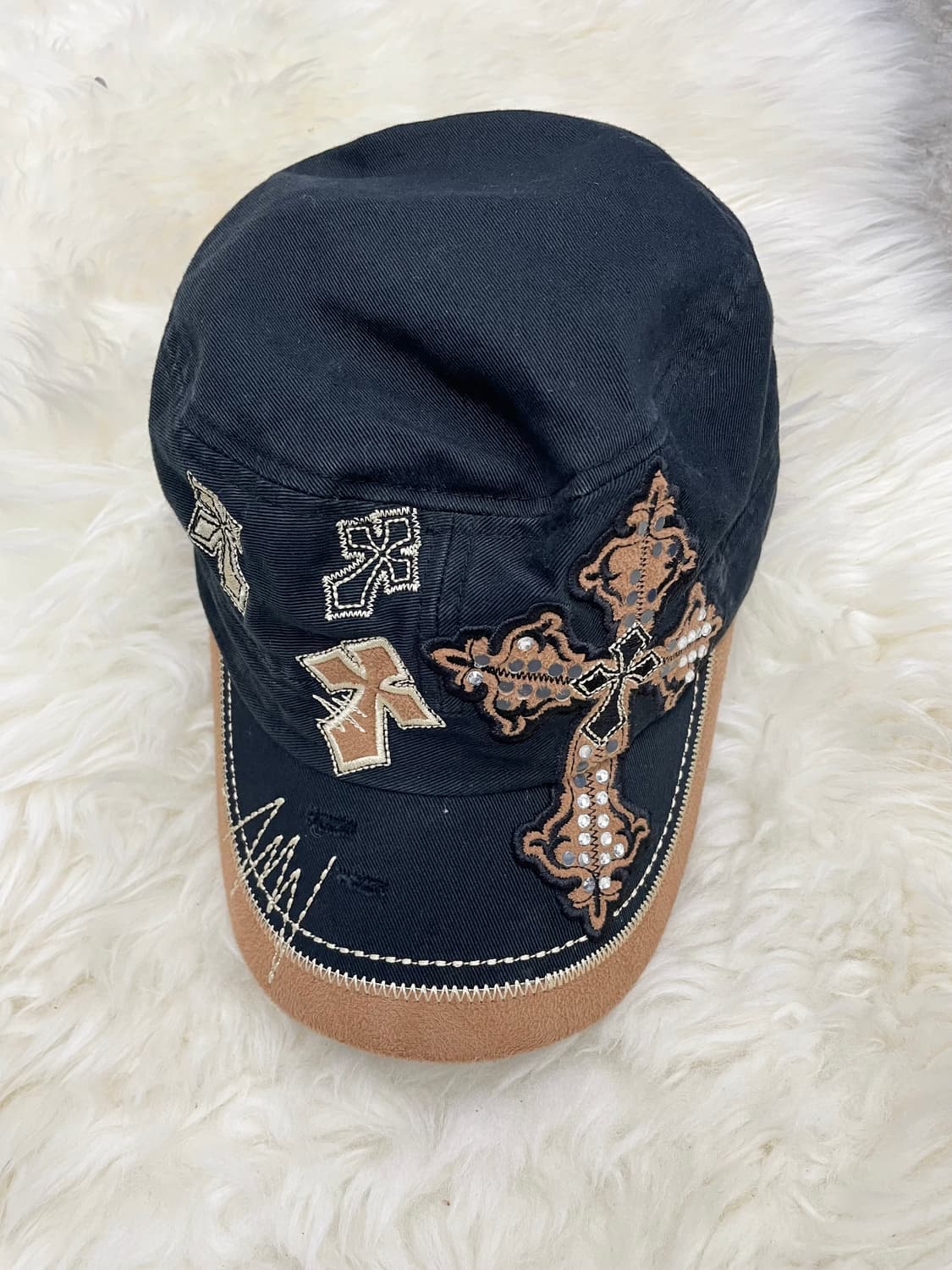 y2k 큐빅 십자가 헌팅캡 상품이미지2