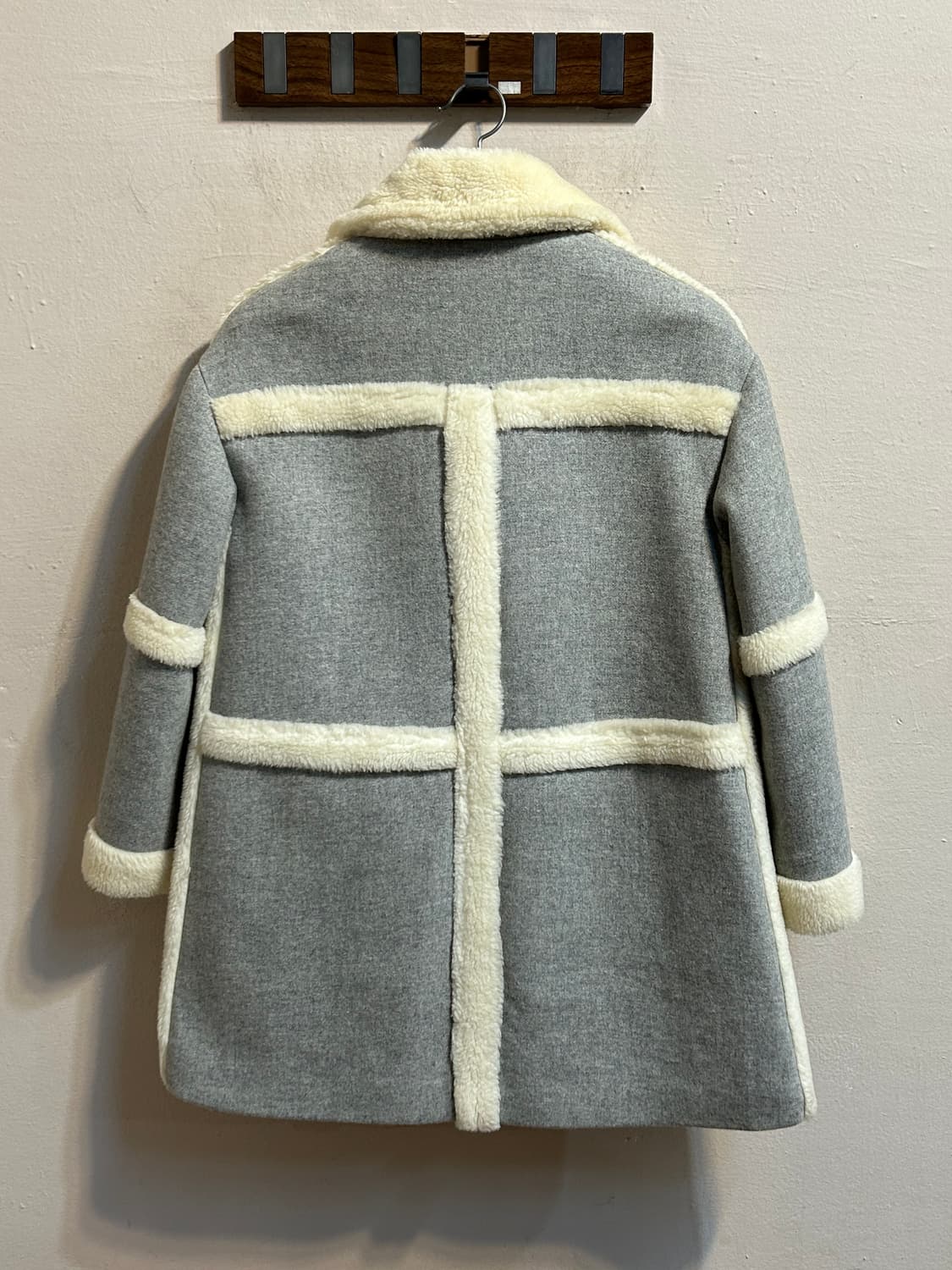 듀엘 그레이 무톤 트리밍 자켓 상품이미지4