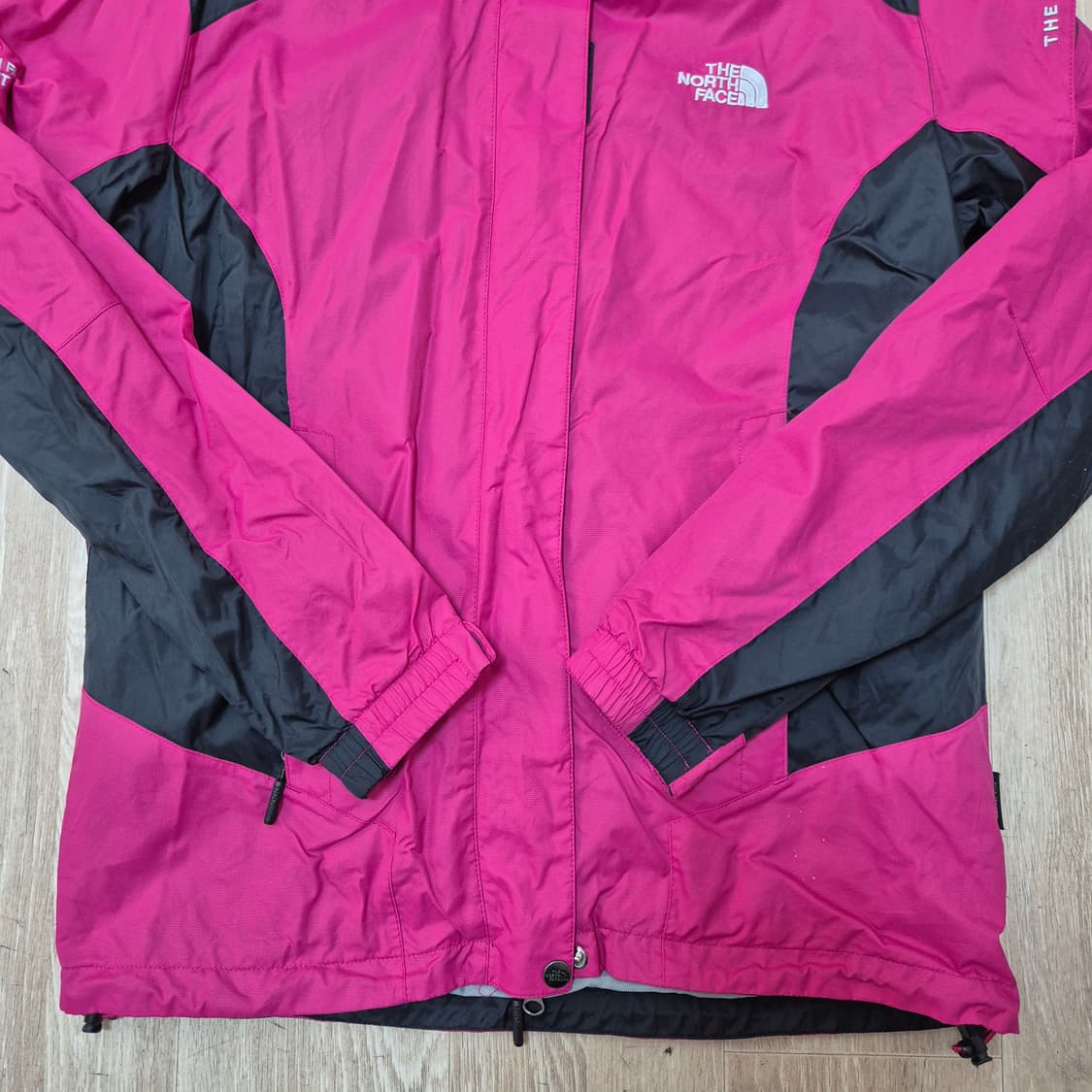노스페이스 여성 써밋 고어텍스 바람막이 자켓 상품이미지3
