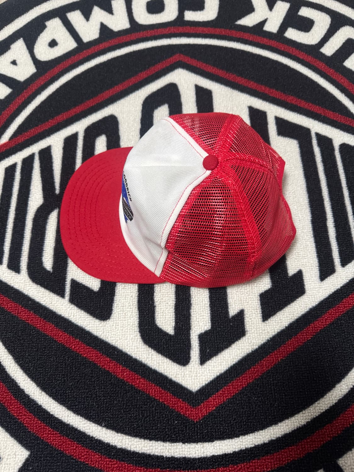 유니로얄 굿리치 하모니 쓰루 퍼포먼스 트러커 메쉬 트러거 햇 화이트 레드 상품이미지3