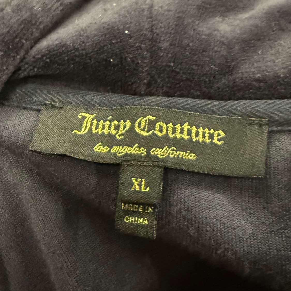 쥬시꾸뛰르 블랙 벨벳 큐빅 백로고 후드집업 상품이미지6