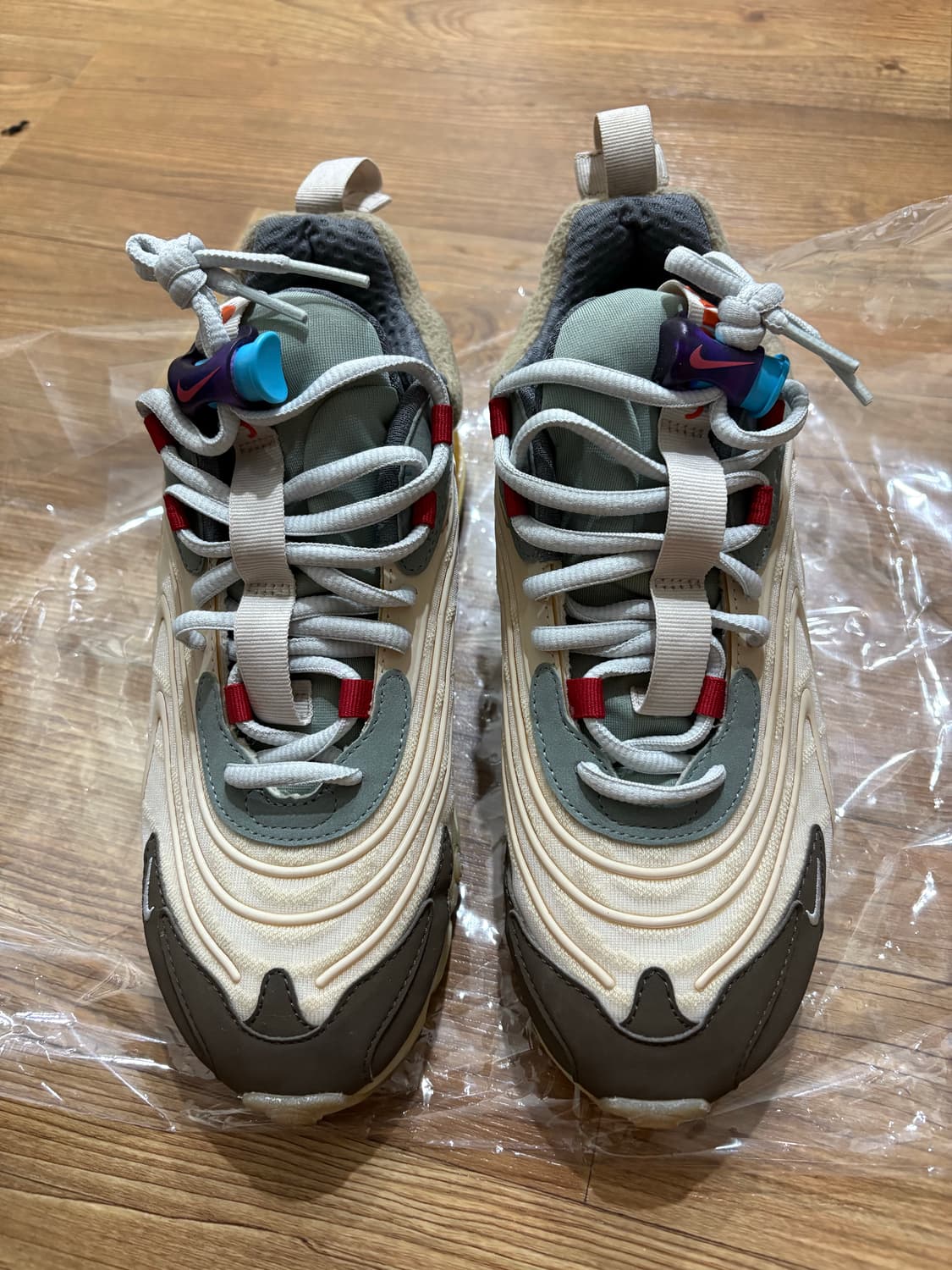 나이키 x 트래비스스캇 에어맥스 리액트 캑터스 트레일 240 상품이미지2