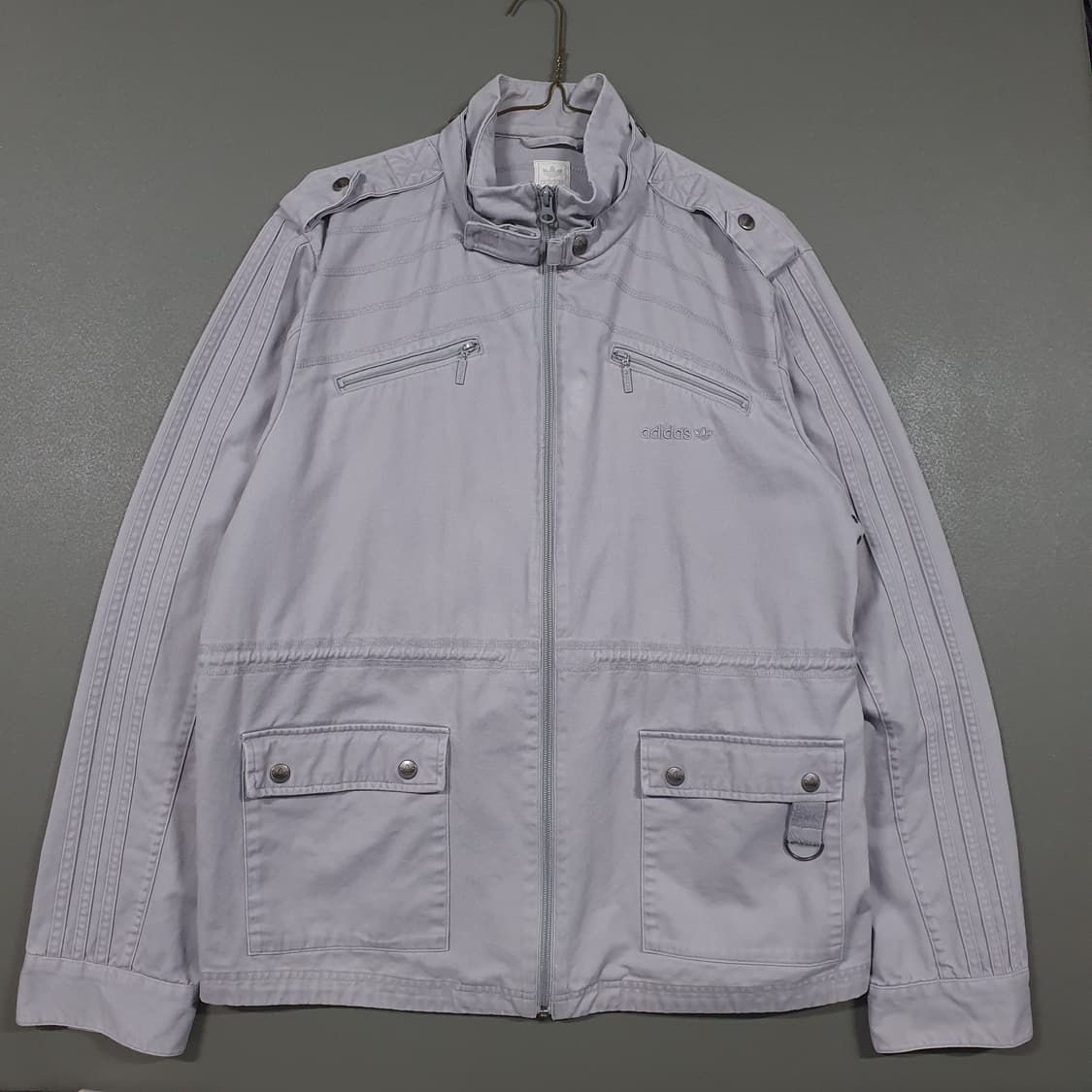 105 (XL) 아디다스 올드스쿨 그레이 삼선 나일론 포켓 사파리 자켓 상품이미지1