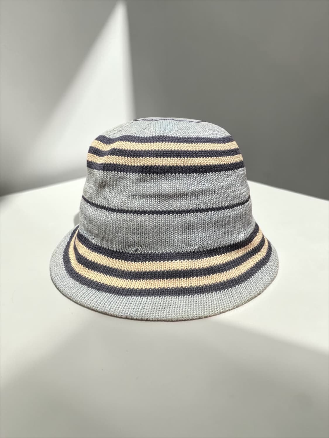 버버리 런던 블루라벨 스트라이프 니트 버킷햇 상품이미지1