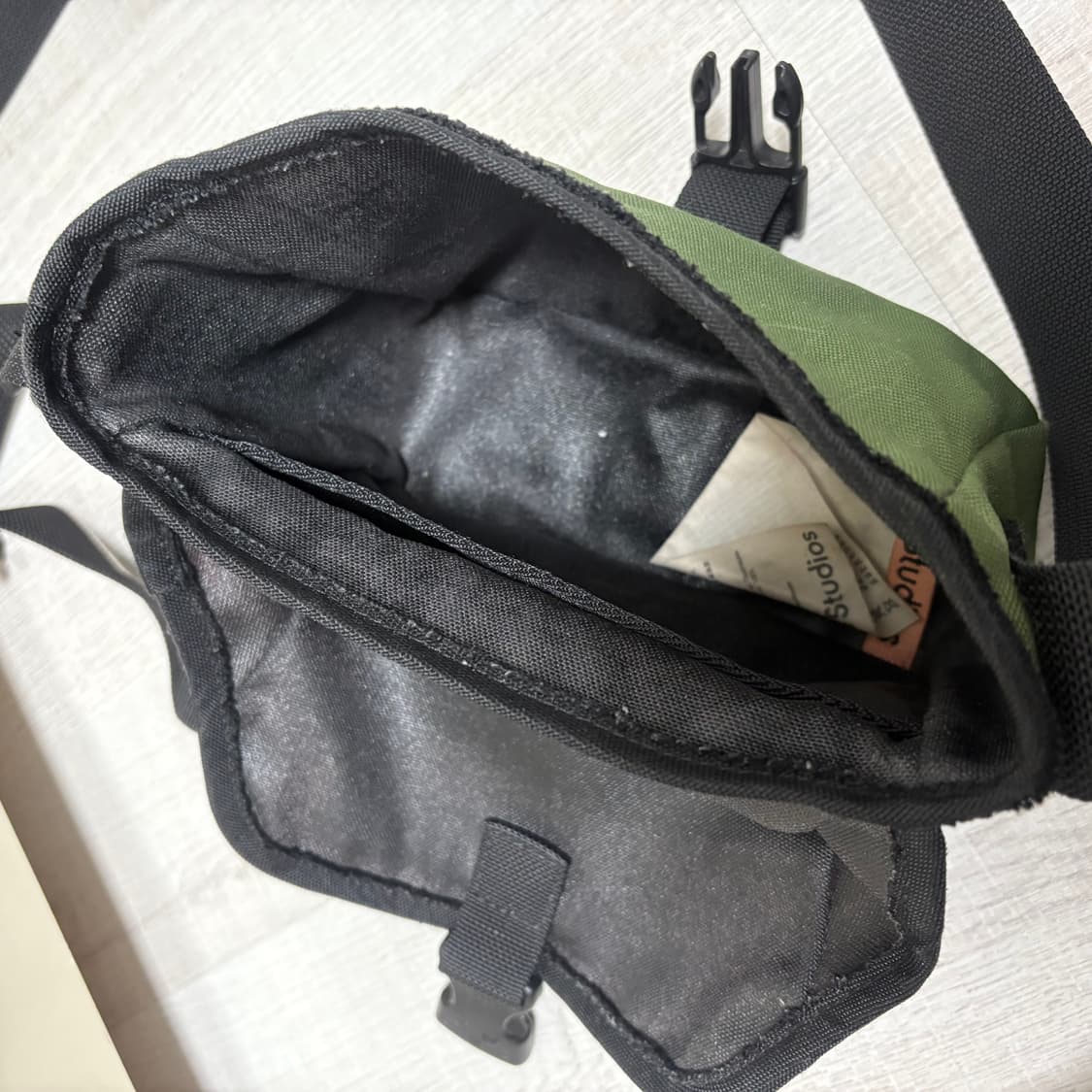 아크네스튜디오 크로스백 상품이미지6