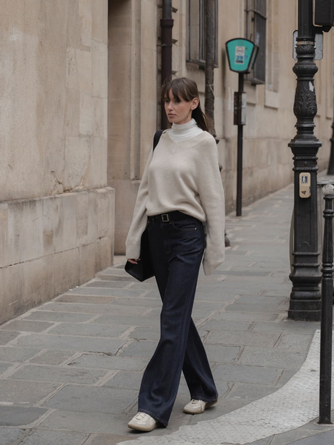 유메르 줄리아 브이 크롭 니트 상품이미지3