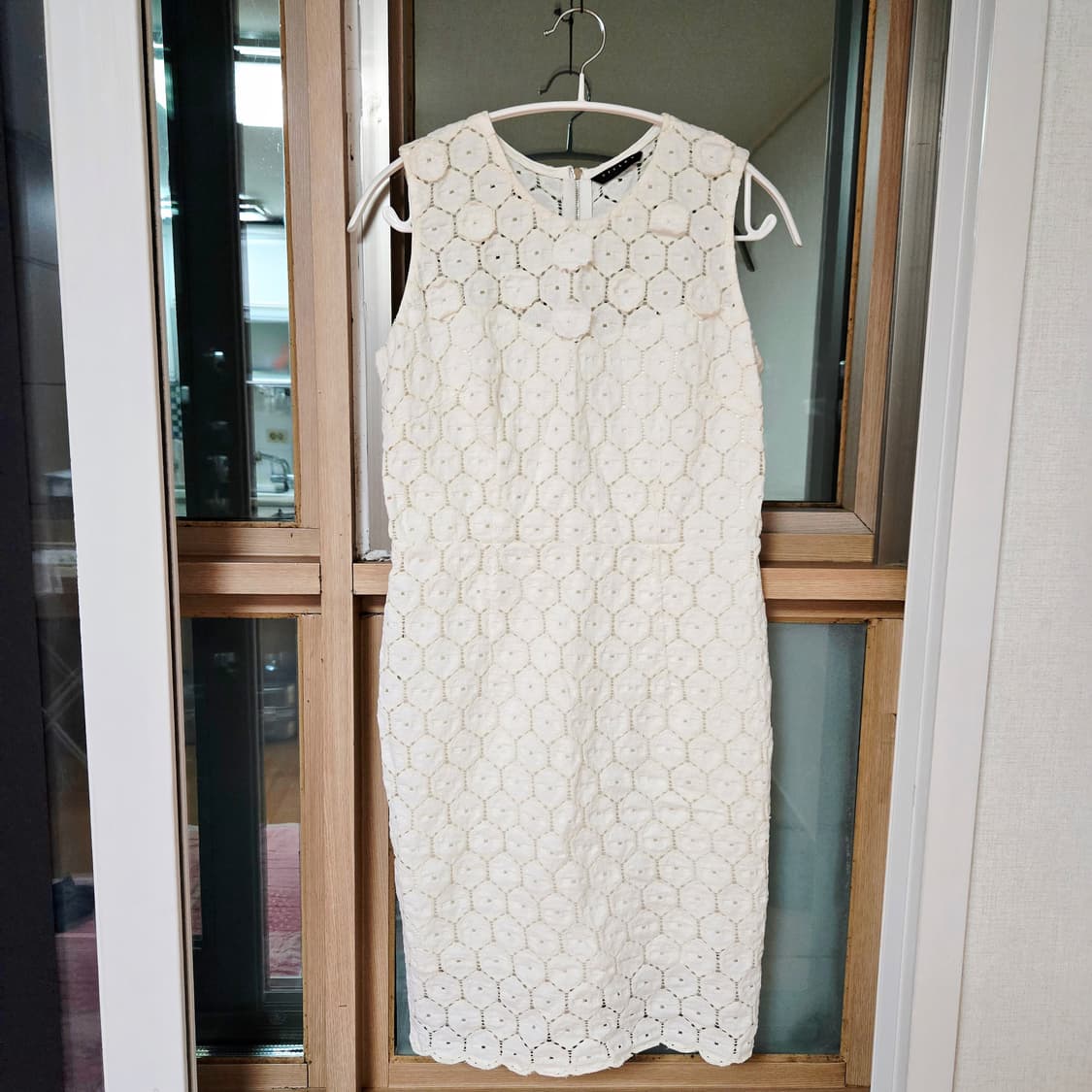 시슬리 펀칭 원피스 상품이미지2