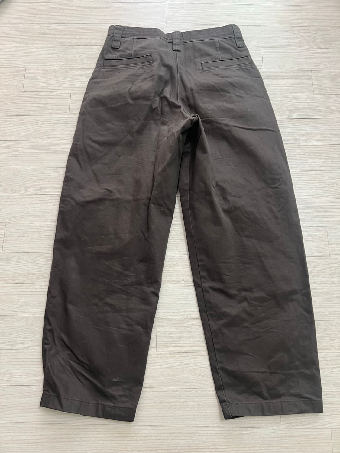 유니클로U/와이드핏 치노팬츠 다크브라운/76 상품이미지3