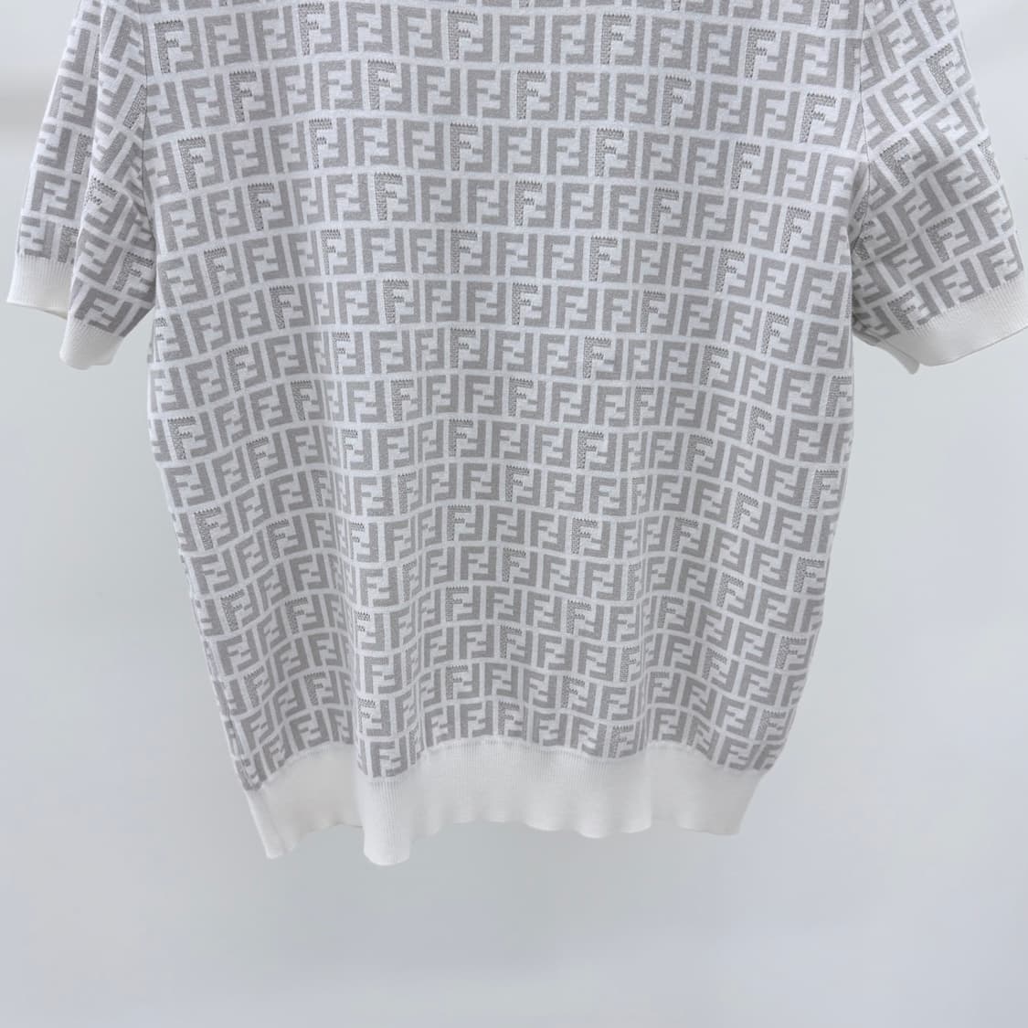 [S급/50] 펜디 FF 로고 반팔 니트 화이트 상품이미지3