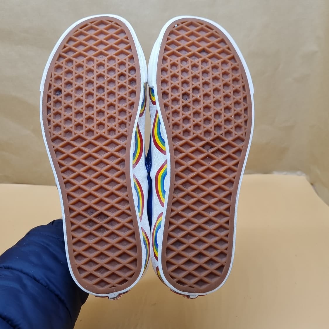 반스 어센틱 레인보우프린트 스니커즈230 상품이미지3