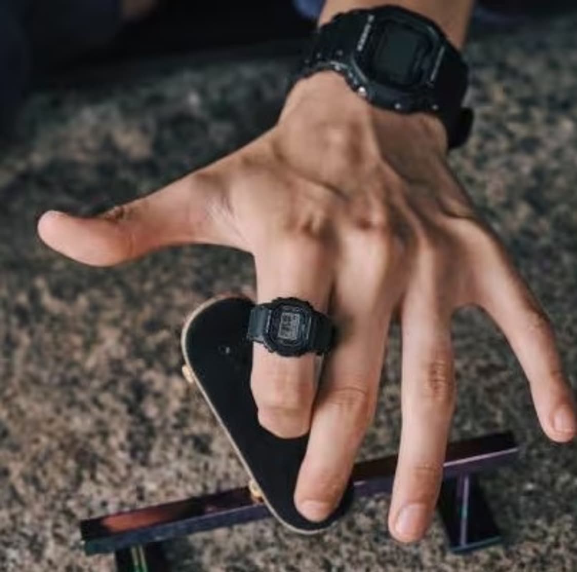 카시오 지샥 나노 DWN-5600-1 상품이미지1