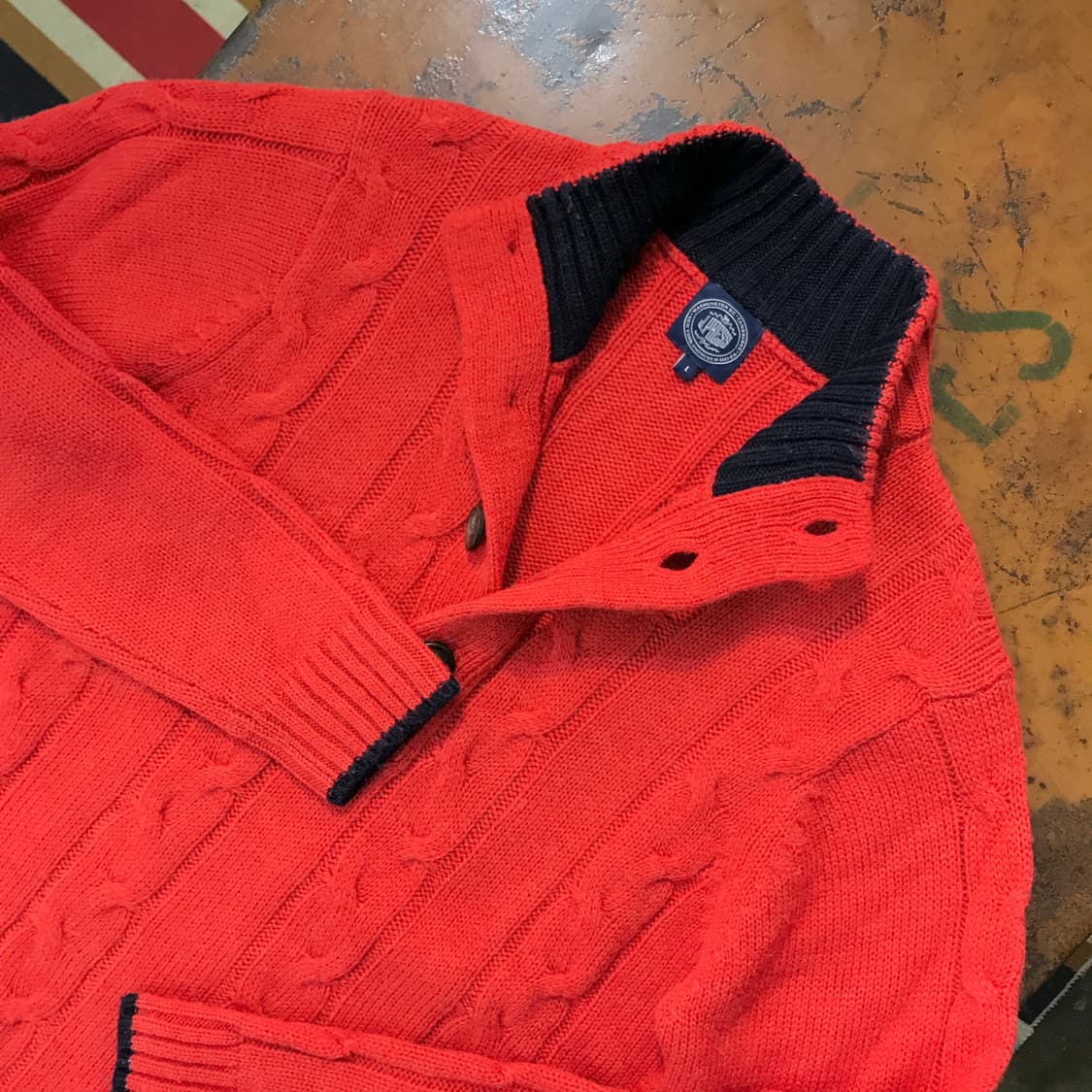 제이프레스 오렌지레드 케이블 버튼 풀오버 스웨터 남성 102 105  상품이미지3