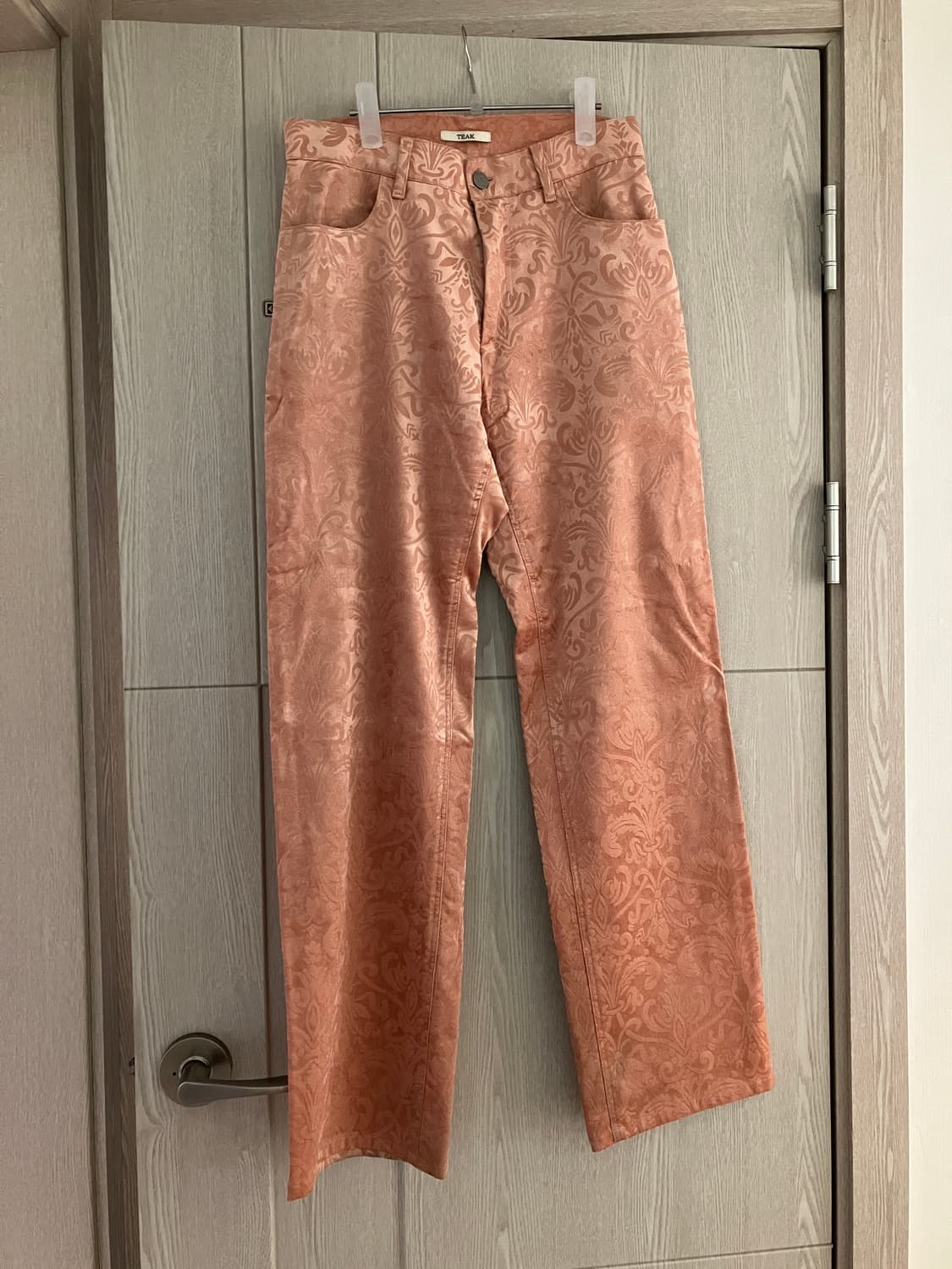 티크 벨벳 페이즐리 자카드 스트레이트 팬츠 상품이미지1