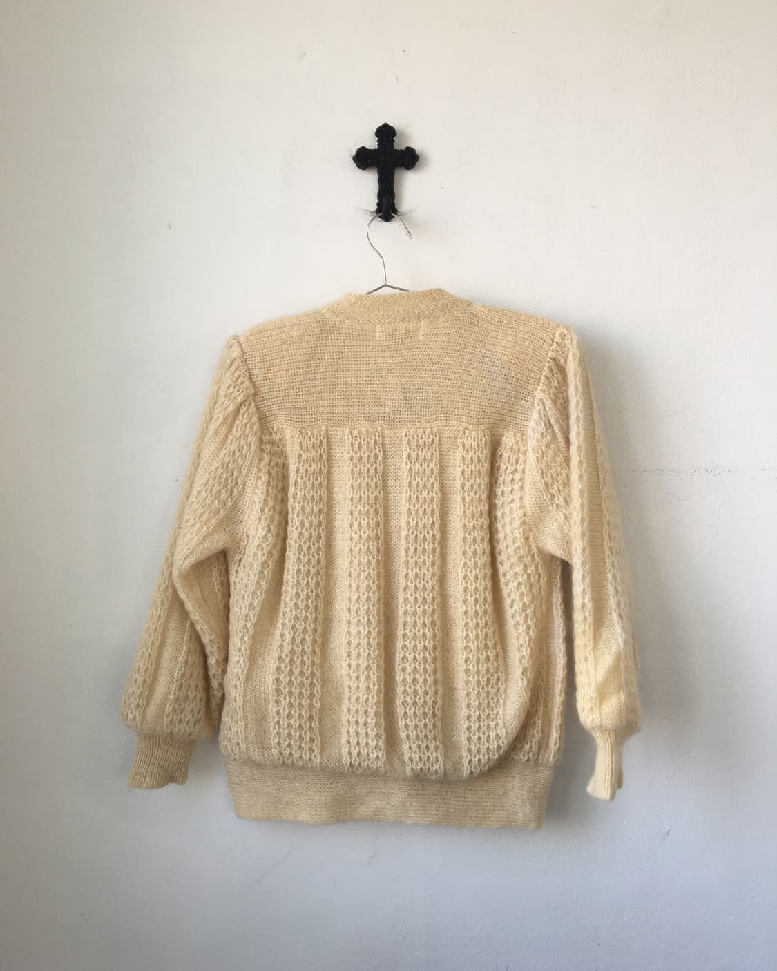 Punching pattern knit cardigan 상품이미지3