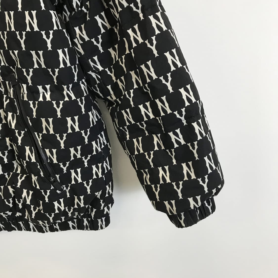 MLB 클래식 모노그램 구스다운 패딩 [XS] 상품이미지3