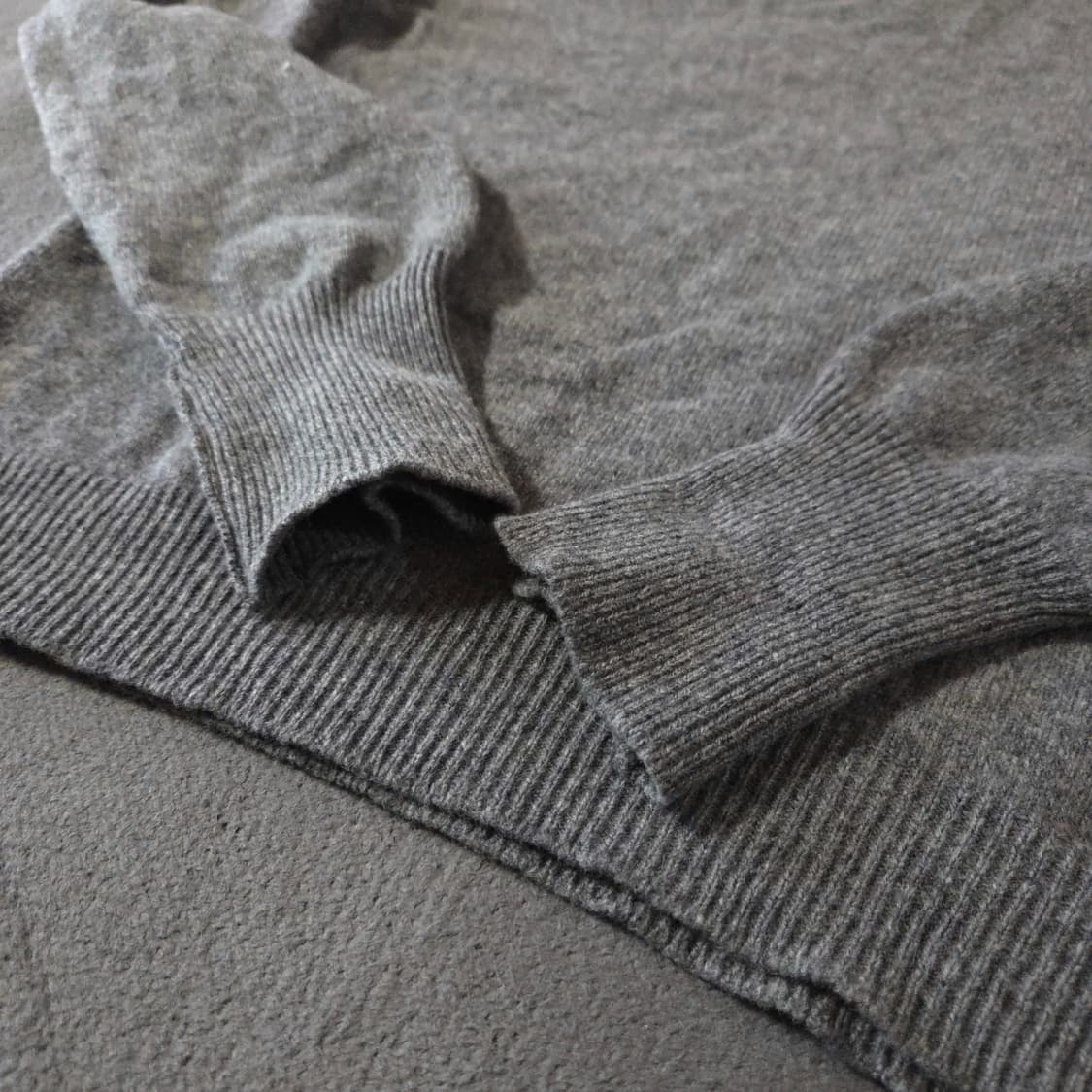 버버리 빈티지 크레스트로고 브이넥 램스울 니트 M 상품이미지4