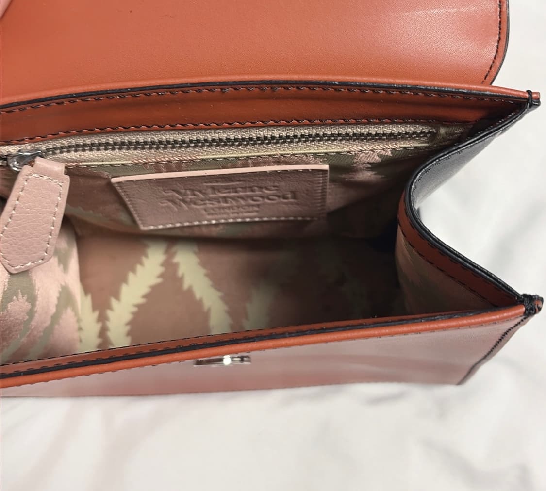 비비안웨스트우드 레더 크로스백 브릭 상품이미지8