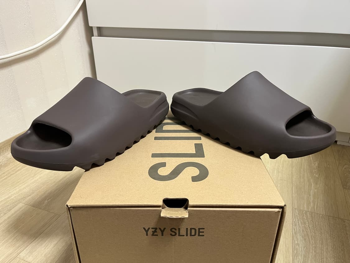 [285] 아디다스 이지 슬라이드 브라운 GX6141 상품이미지7