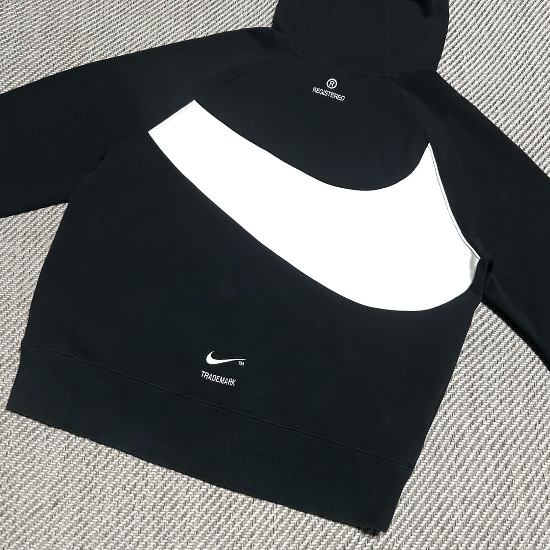 [M] Nike 나이키 빅스우시 검/흰 후드티 상품이미지3