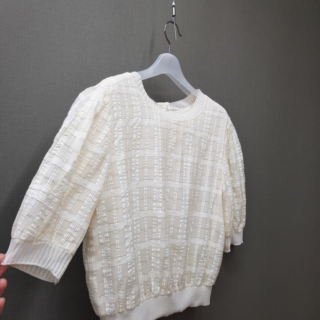 한섬 sjsj 2022 시아서커 투웨이 글리터 탑 76-90-155사이즈 상품이미지4