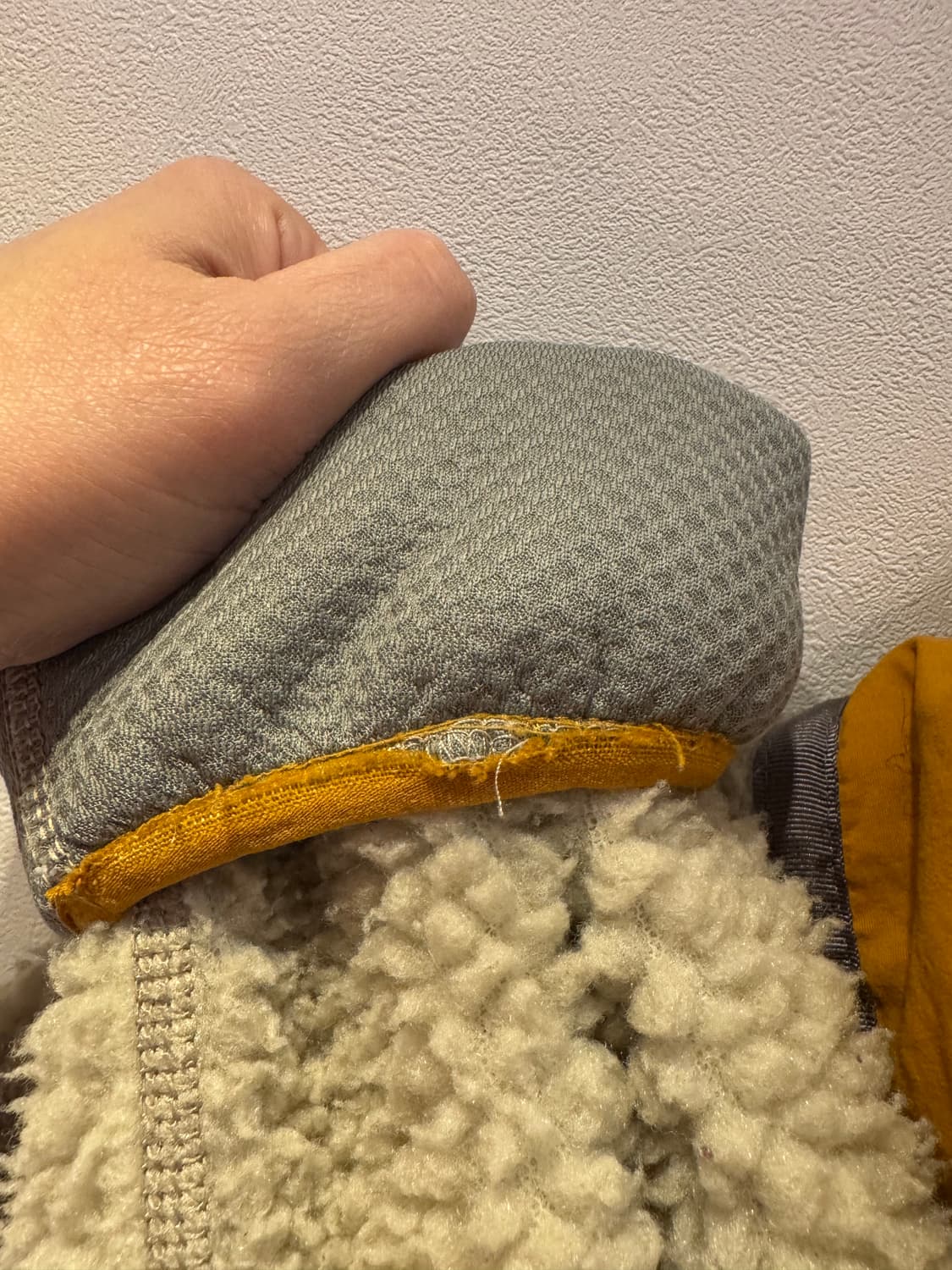 파타고니아 레트로 펠리컨 골드 상품이미지3