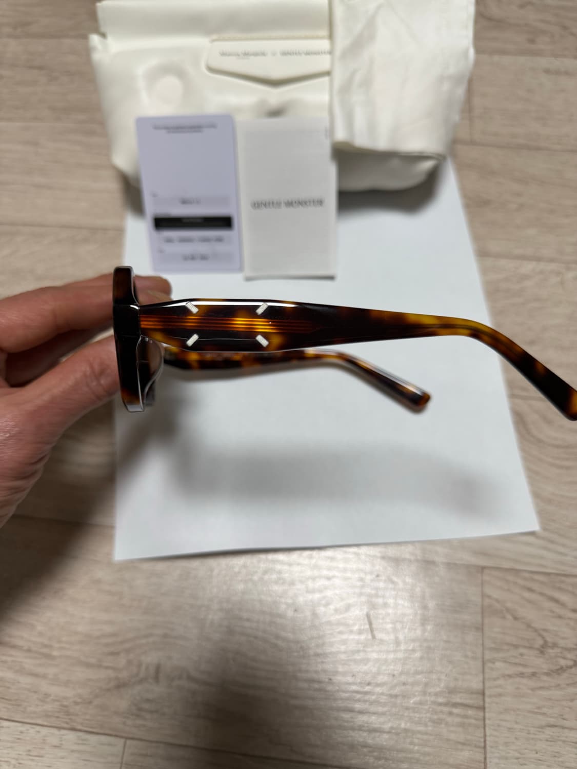 젠틀몬스터x메종마르지엘라 MM114 L2 팝니다. 상품이미지2