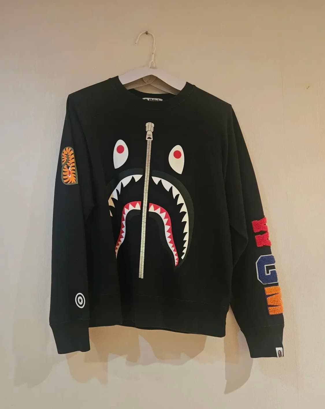 베이프 맨투맨 상품이미지1