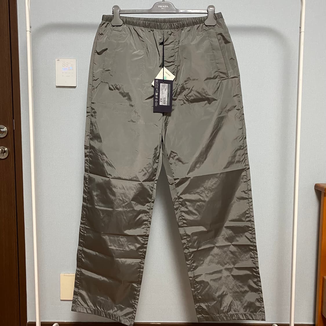 [M] 프라다 라이트 테크니컬 페브릭 팬츠 아이언 그레이 상품이미지1