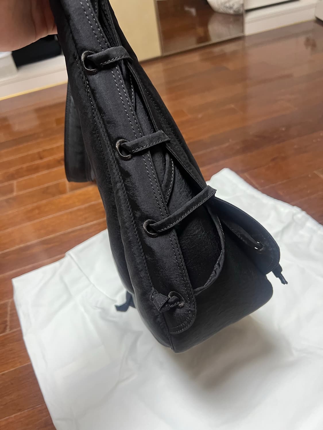 LEMAIRE 르메르 게임백 미디움 다크초콜렛 상품이미지4