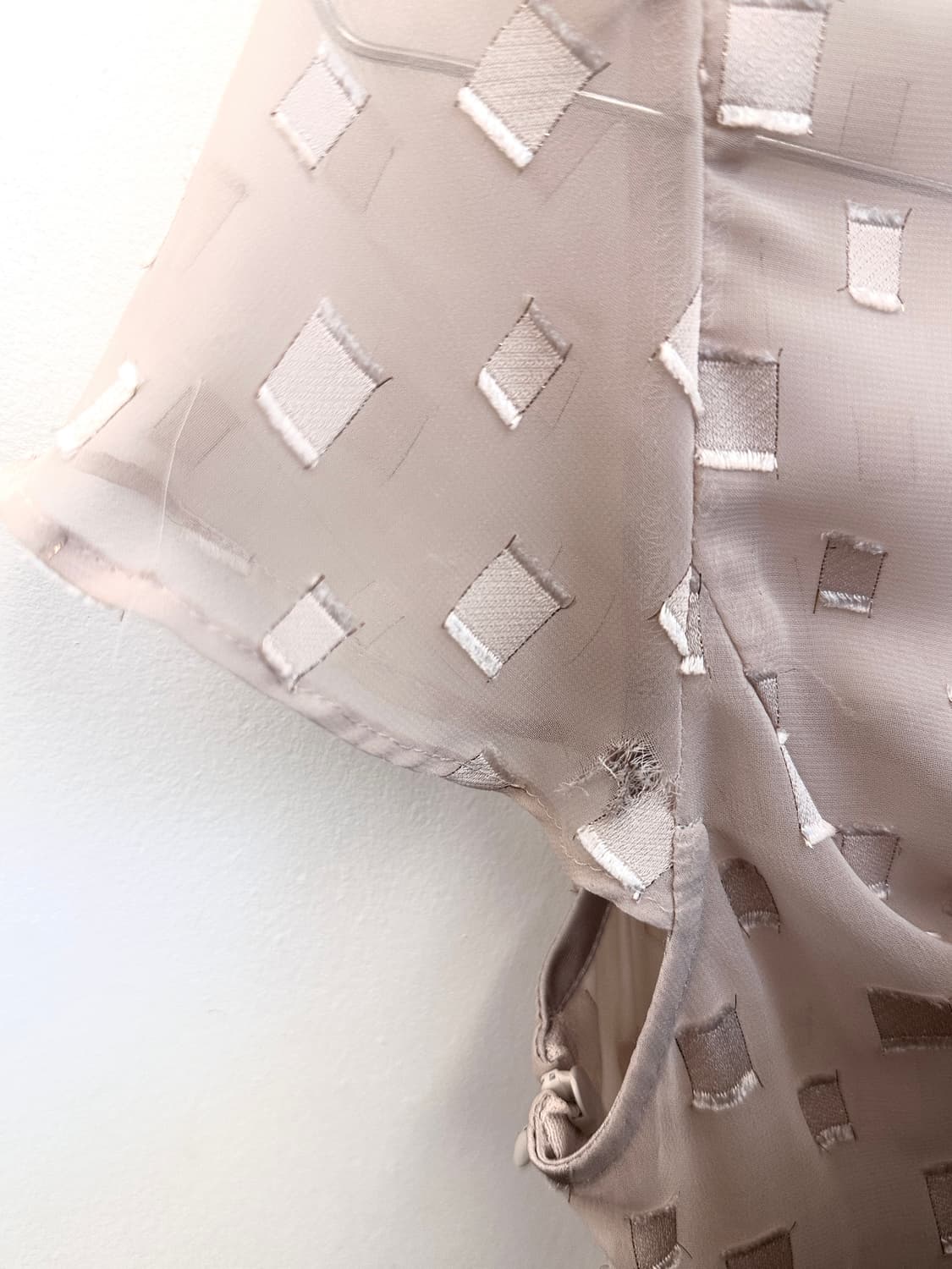 Rectangle pattern sheer ops / beige pink 상품이미지5