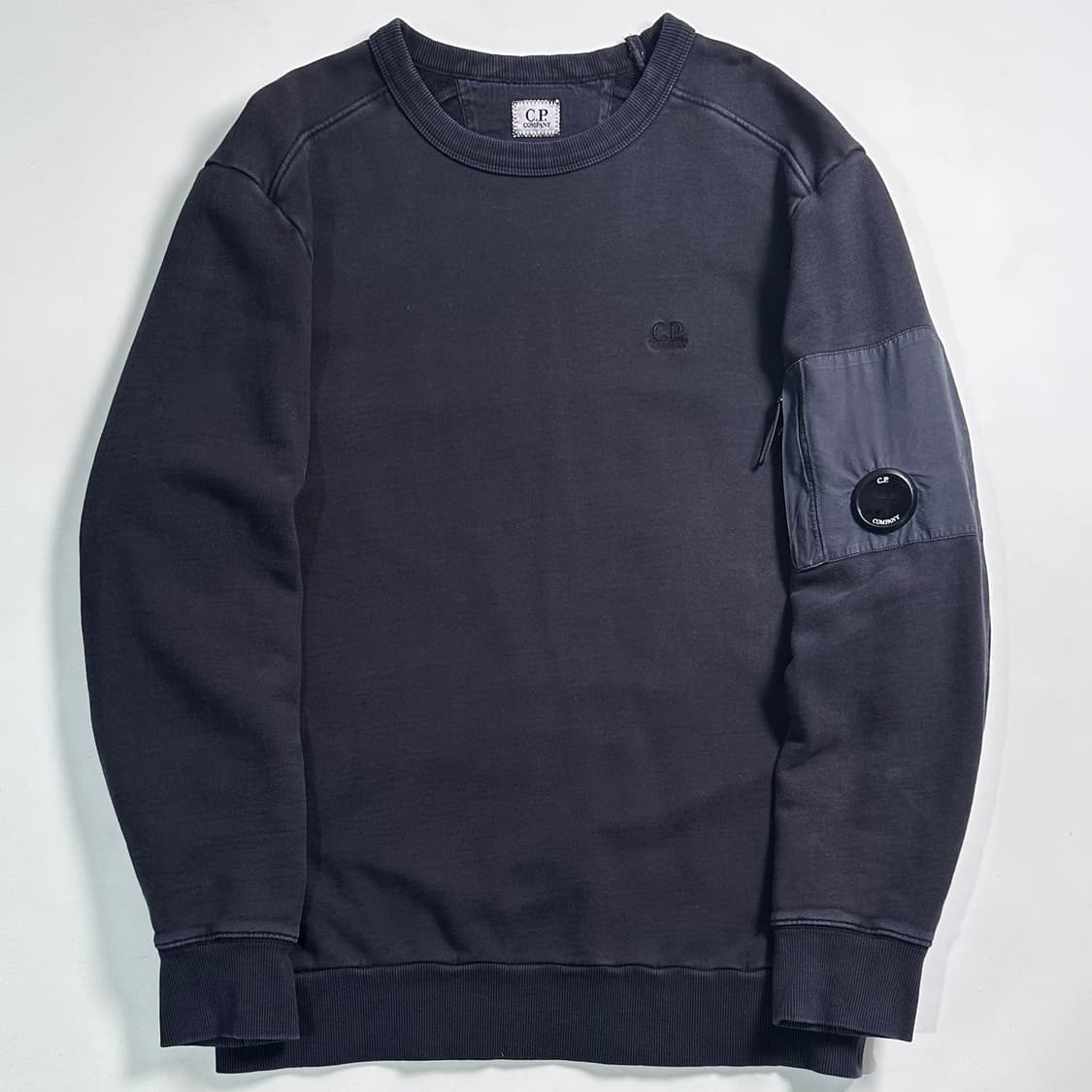 Cp컴퍼니 렌즈 맨투맨  상품이미지1