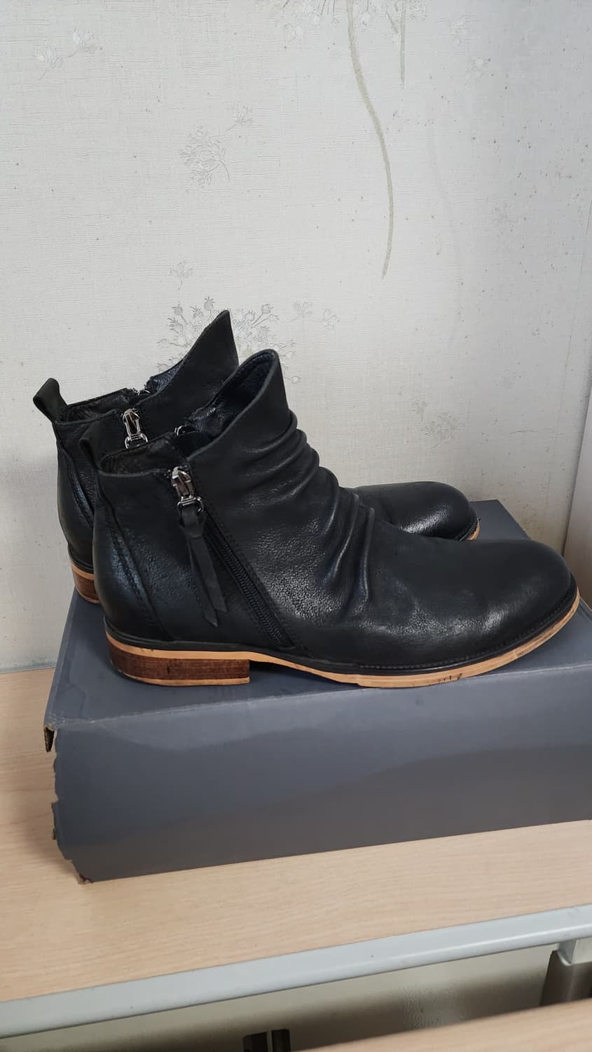 Jik's 블랙 가죽 셔링 앵클 부츠 상품이미지3