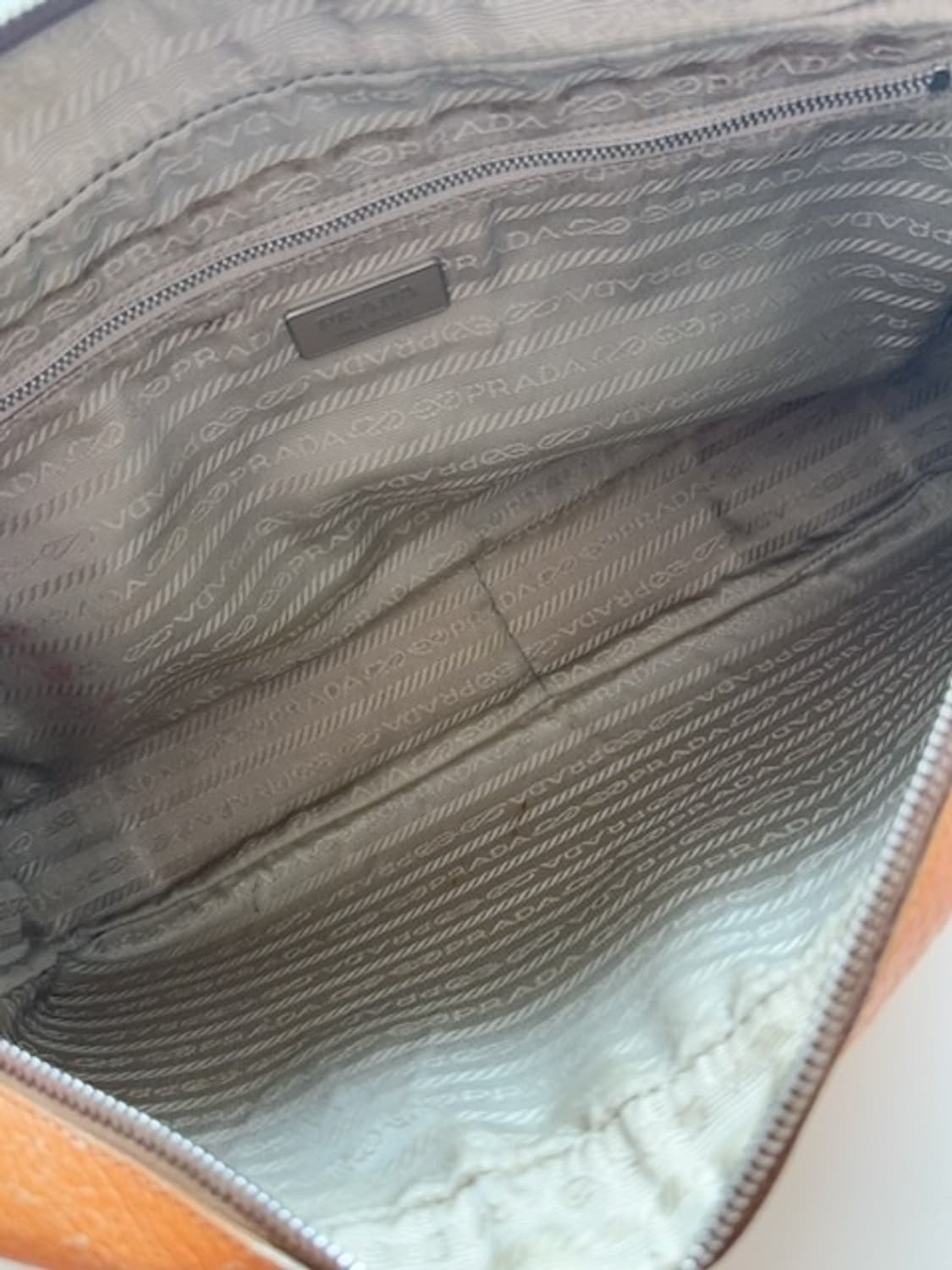 프라다 가죽 숄더백 상품이미지4