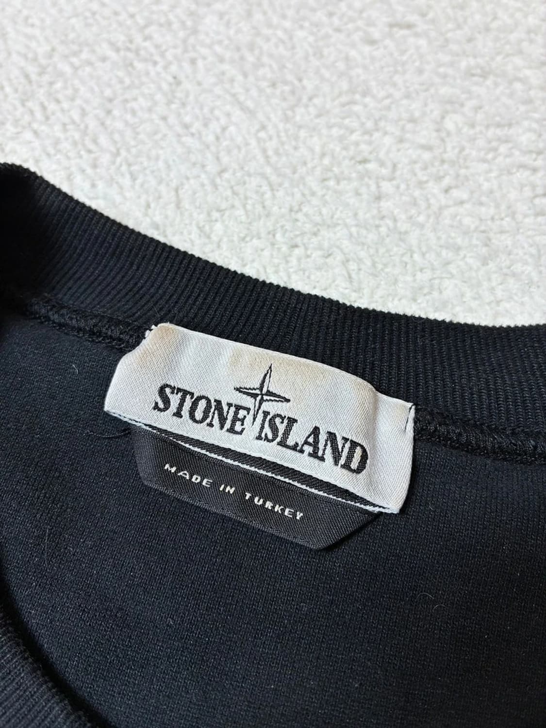 스톤아일랜드 시그니처 크루넥 와펜 맨투맨 PN7837 상품이미지6
