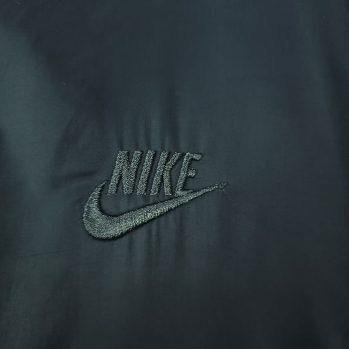 [나이키] 로고 자수 윈드러너 후드 바람막이 자켓 블랙 M18825 상품이미지6