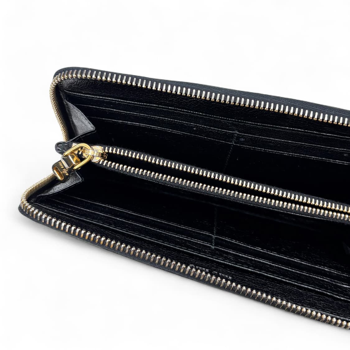 미우미우 집 어라운드 지갑 상품이미지5