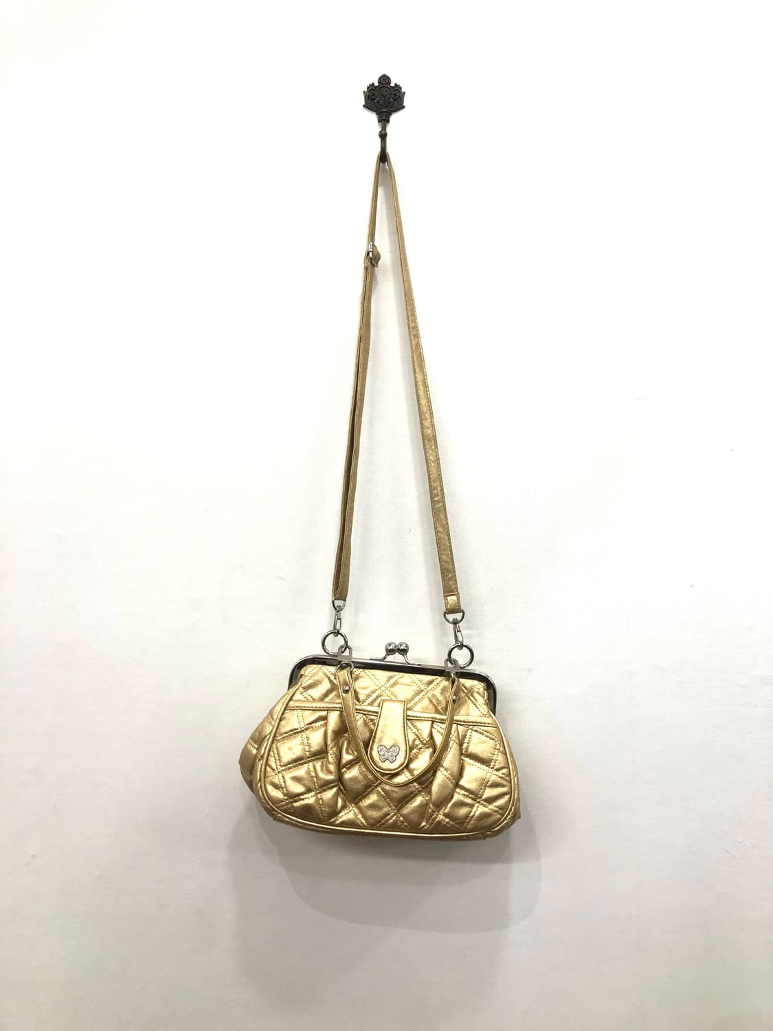 gold butterfly charm hand bag 상품이미지3