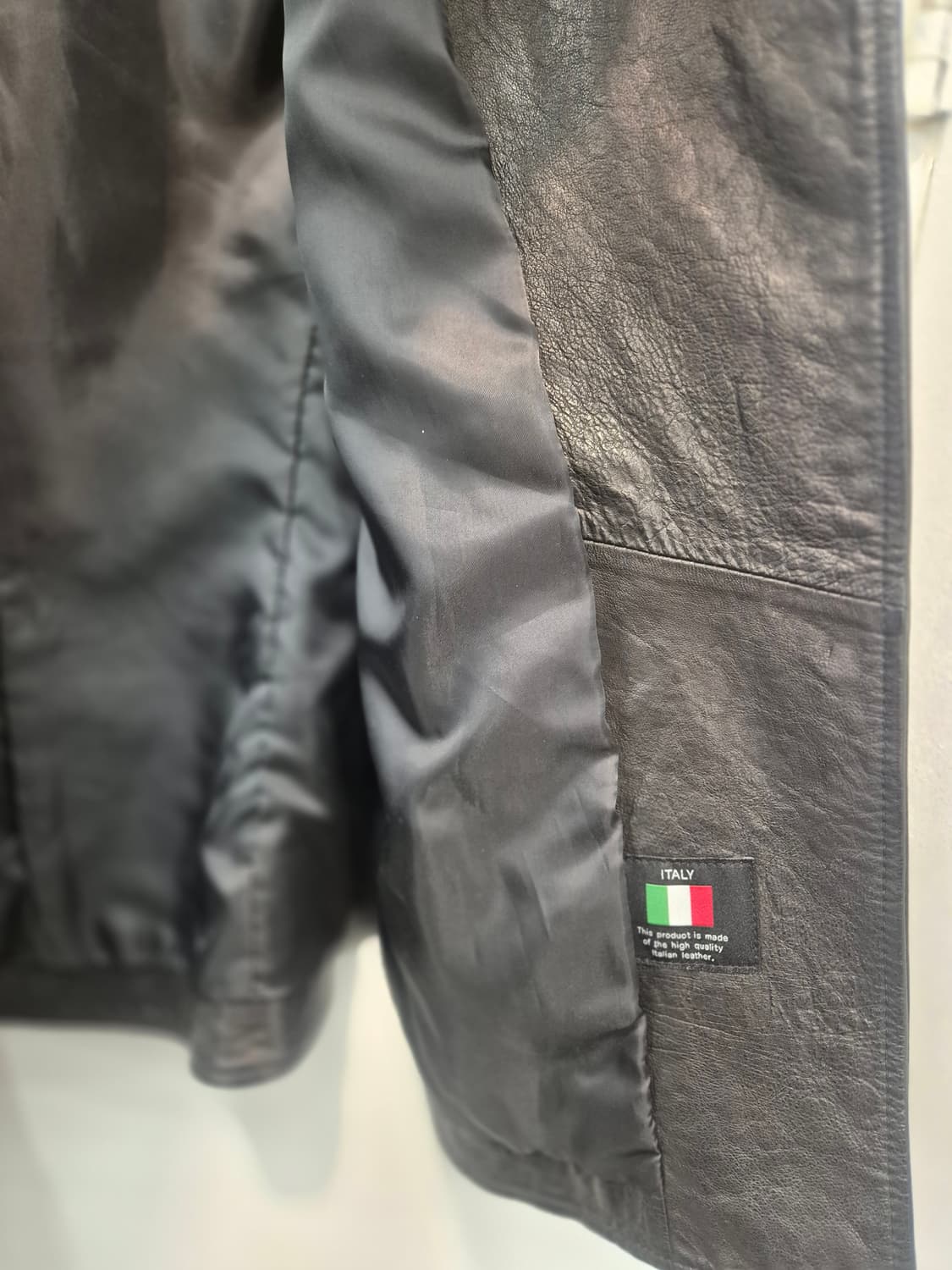 아르덴 블랙 가죽 라이더 자켓 66
 상품이미지6