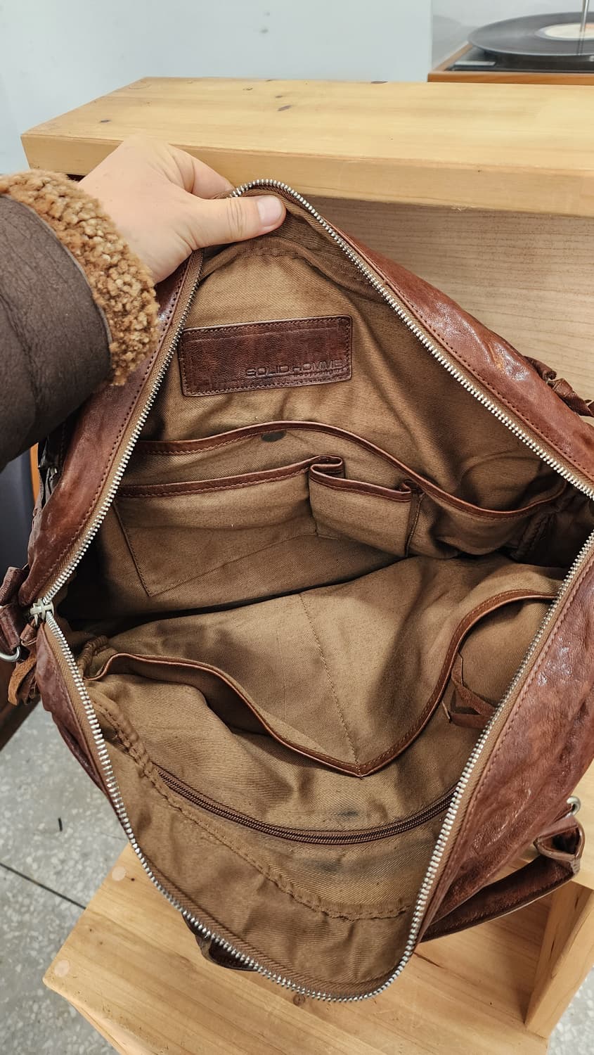 솔리드 옴므 우영미 브라운 가죽 서류가방 상품이미지7