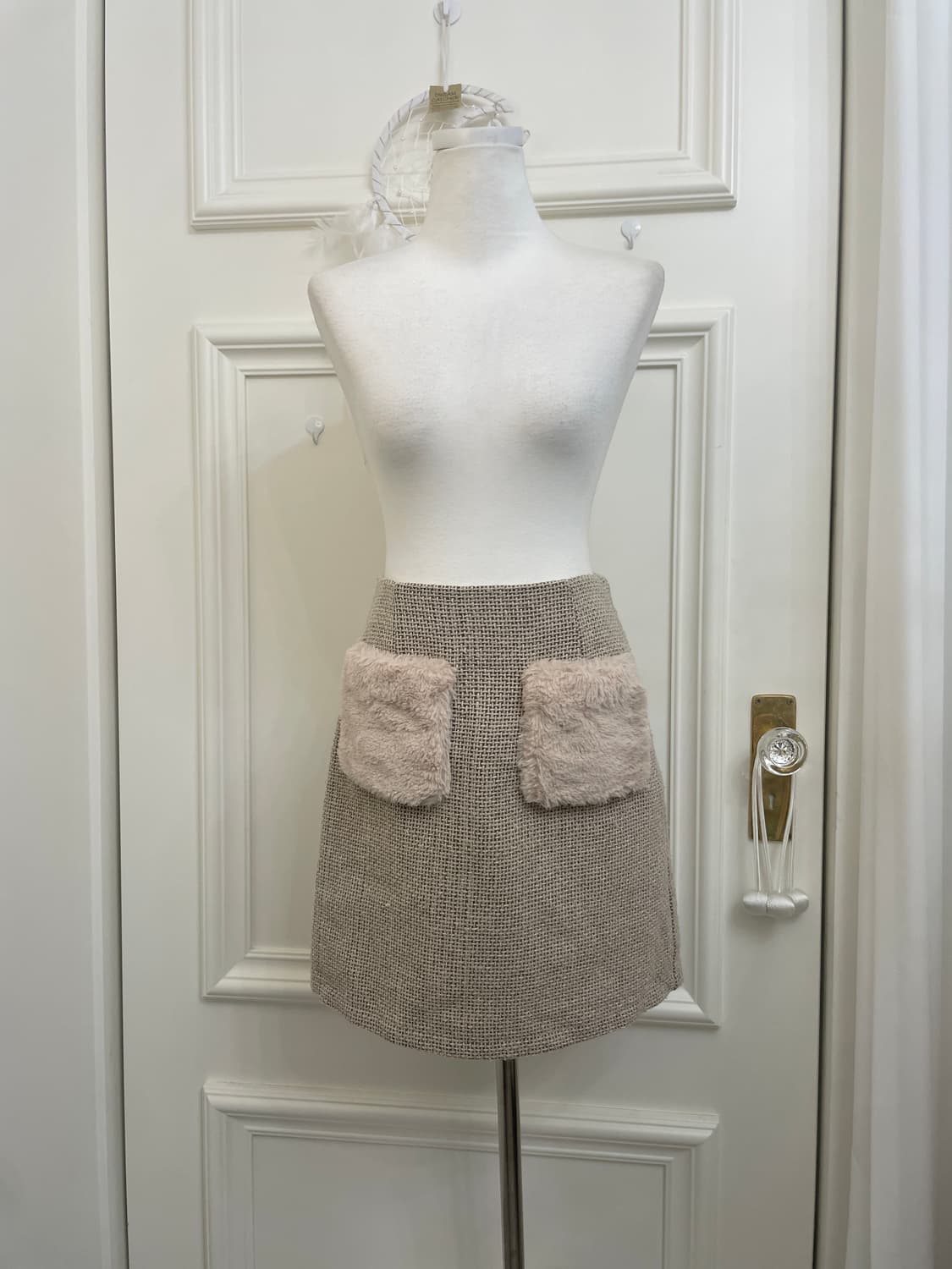 beige fur pocket point midi skirt 상품이미지1