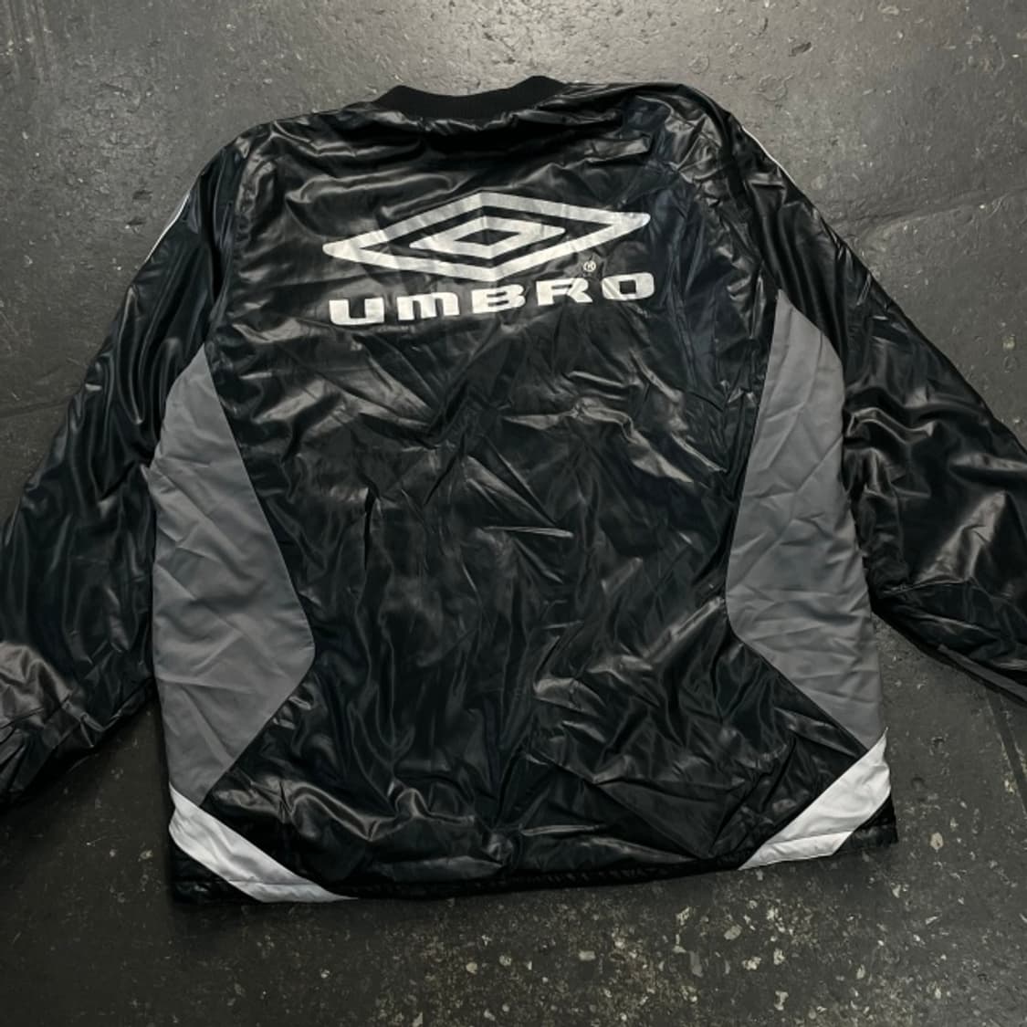 100 엄브로 웜업  상품이미지4